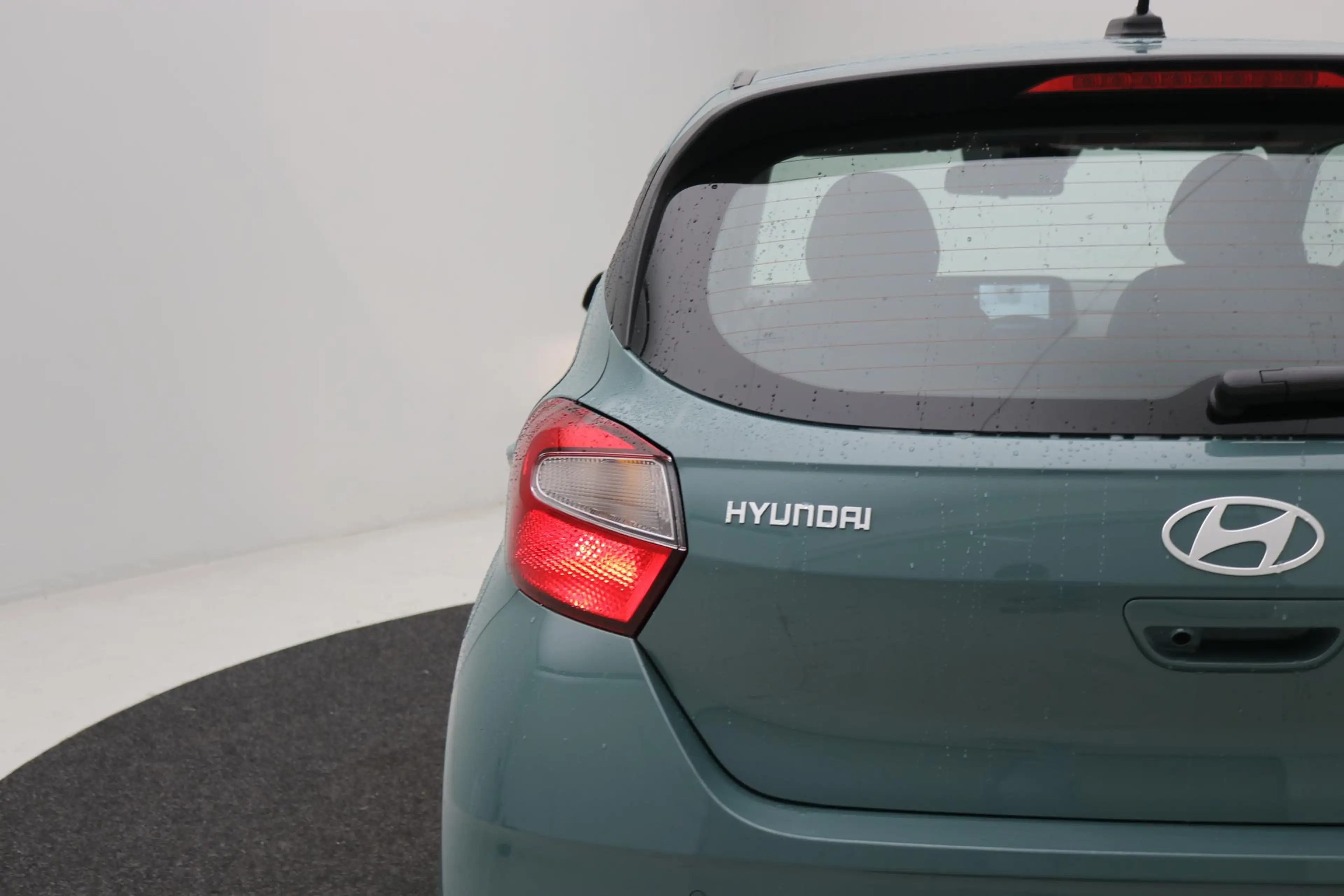 Hyundai i10 1.0 Comfort Smart / Navigatie / Camera / Apple Car — photo 35