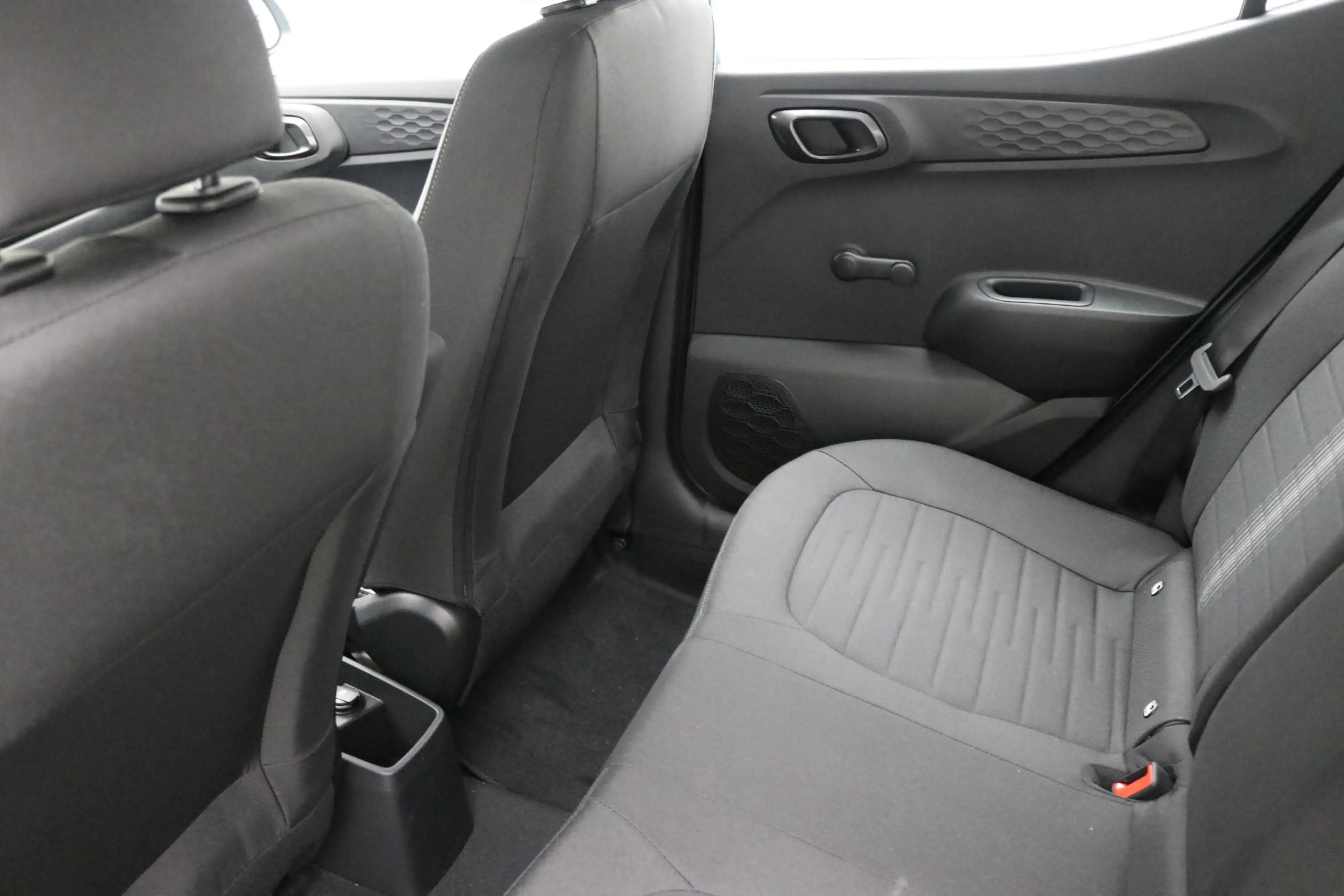 Hyundai i10 1.0 Comfort Smart / Navigatie / Camera / Apple Car — photo 25