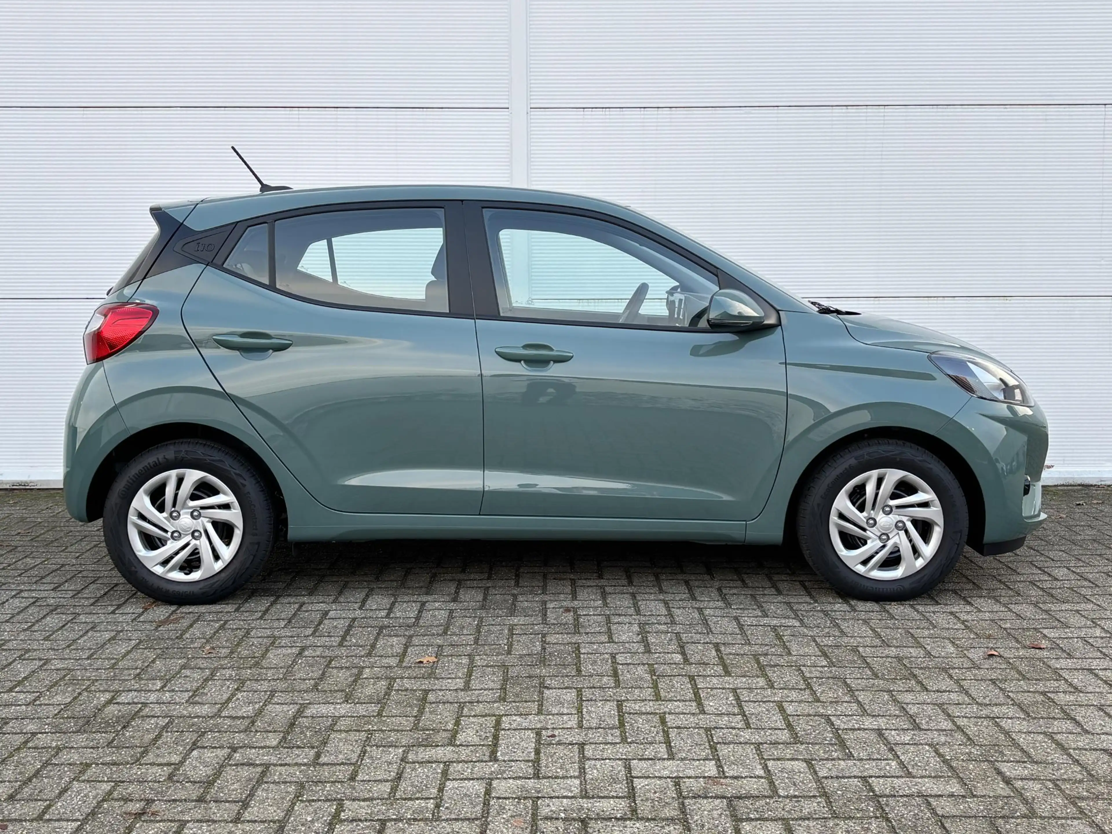 Hyundai i10 1.0 Comfort Smart / Navigatie / Camera / Apple Car — photo 12