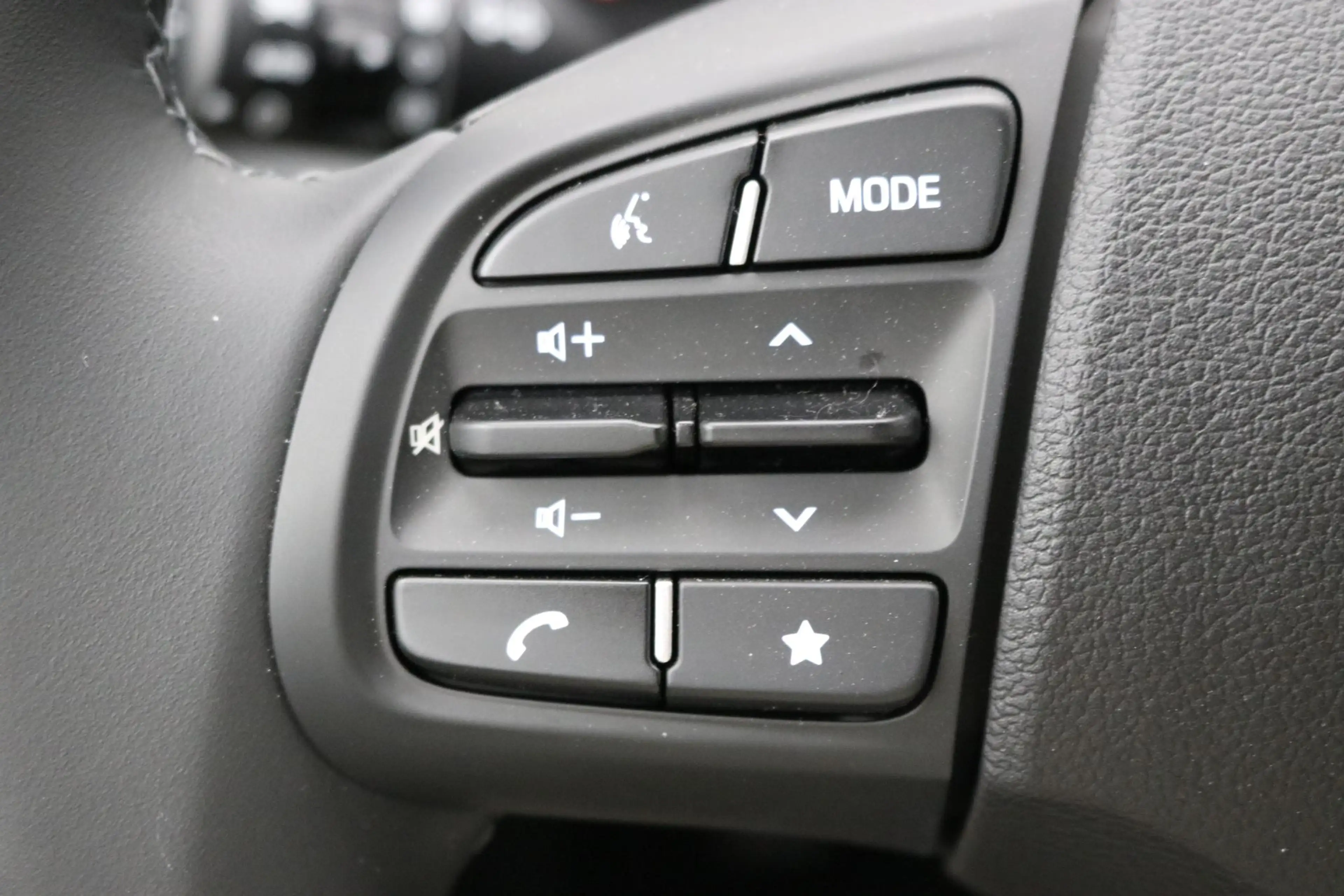 Hyundai i10 1.0 Comfort Smart / Navigatie / Camera / Apple Car — photo 30