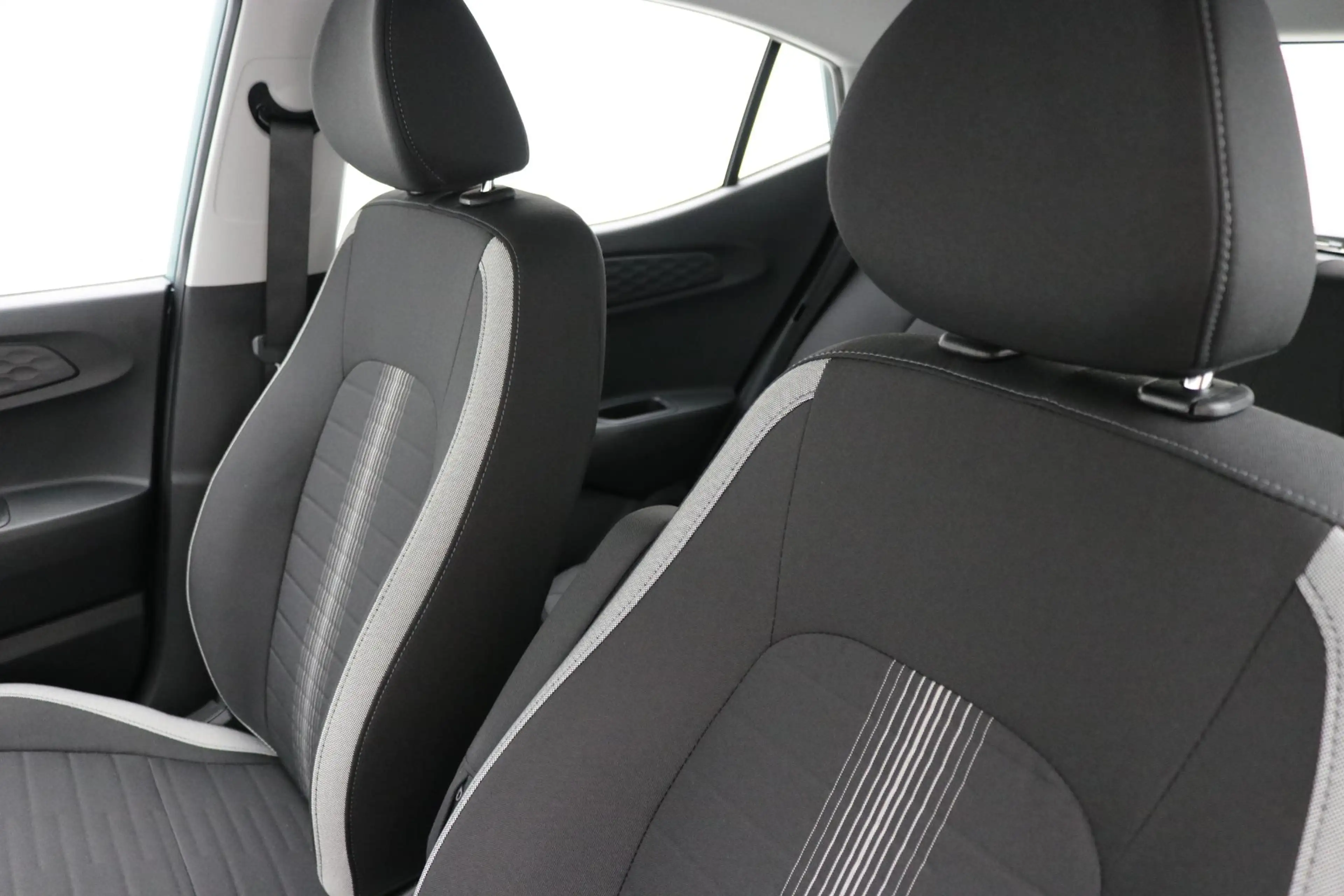 Hyundai i10 1.0 Comfort Smart / Navigatie / Camera / Apple Car — photo 18