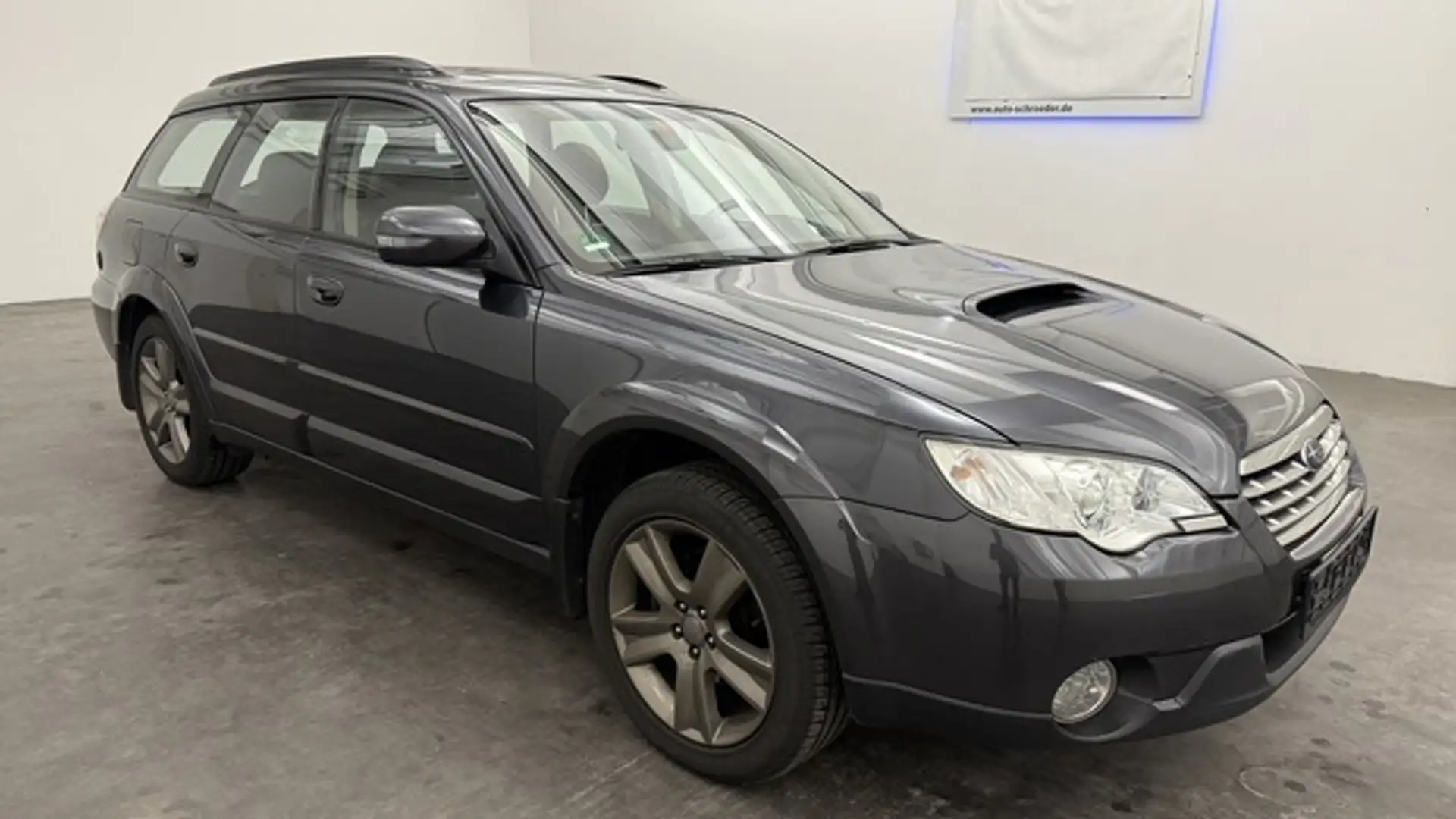 Subaru Legacy 2.5i Outback Comfort *Leder*Kamera*LPG* Šedá - 1