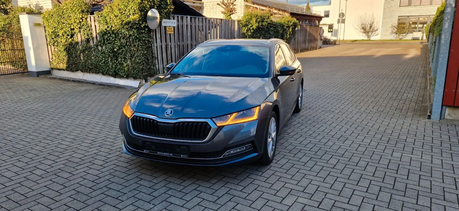 Skoda Octavia Combi First Edition Neues Mod. 2,0TDI Grau - 2