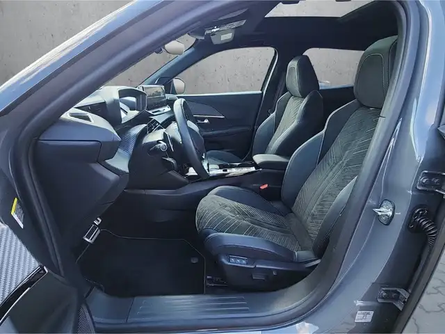 Peugeot 2008 view 9