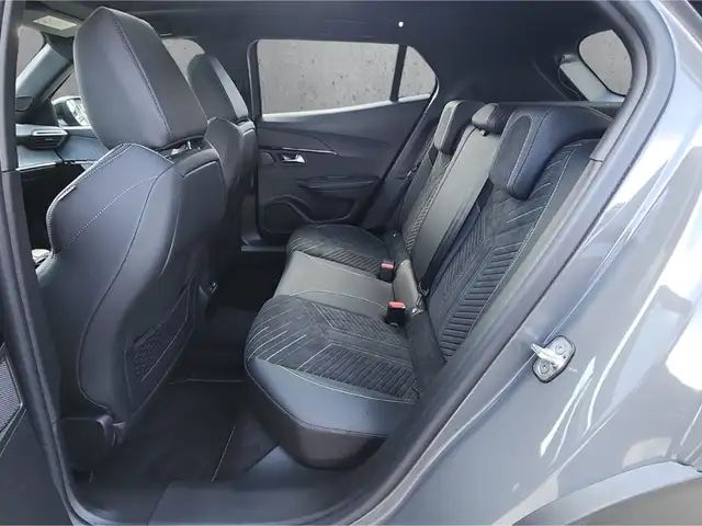 Peugeot 2008 view 8