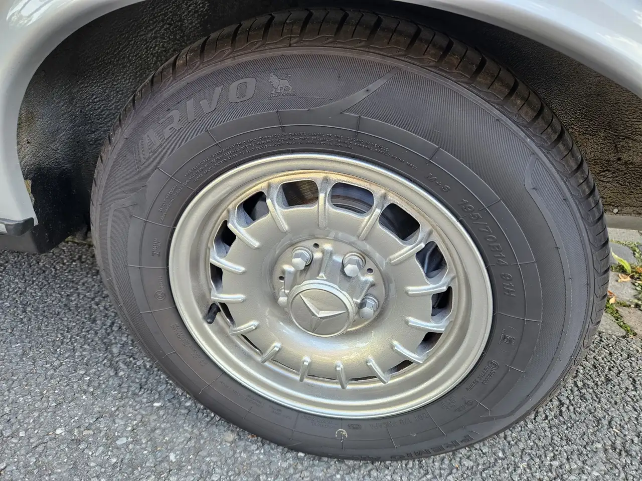 Mercedes-Benz 230, foto 11