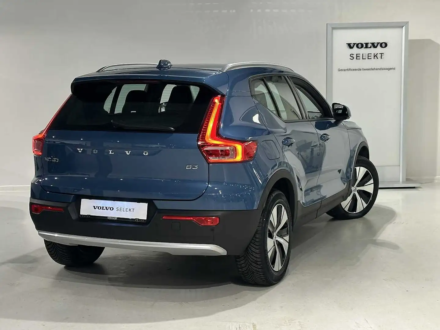 Volvo XC40 B3 Mild hybrid Bleu - 2