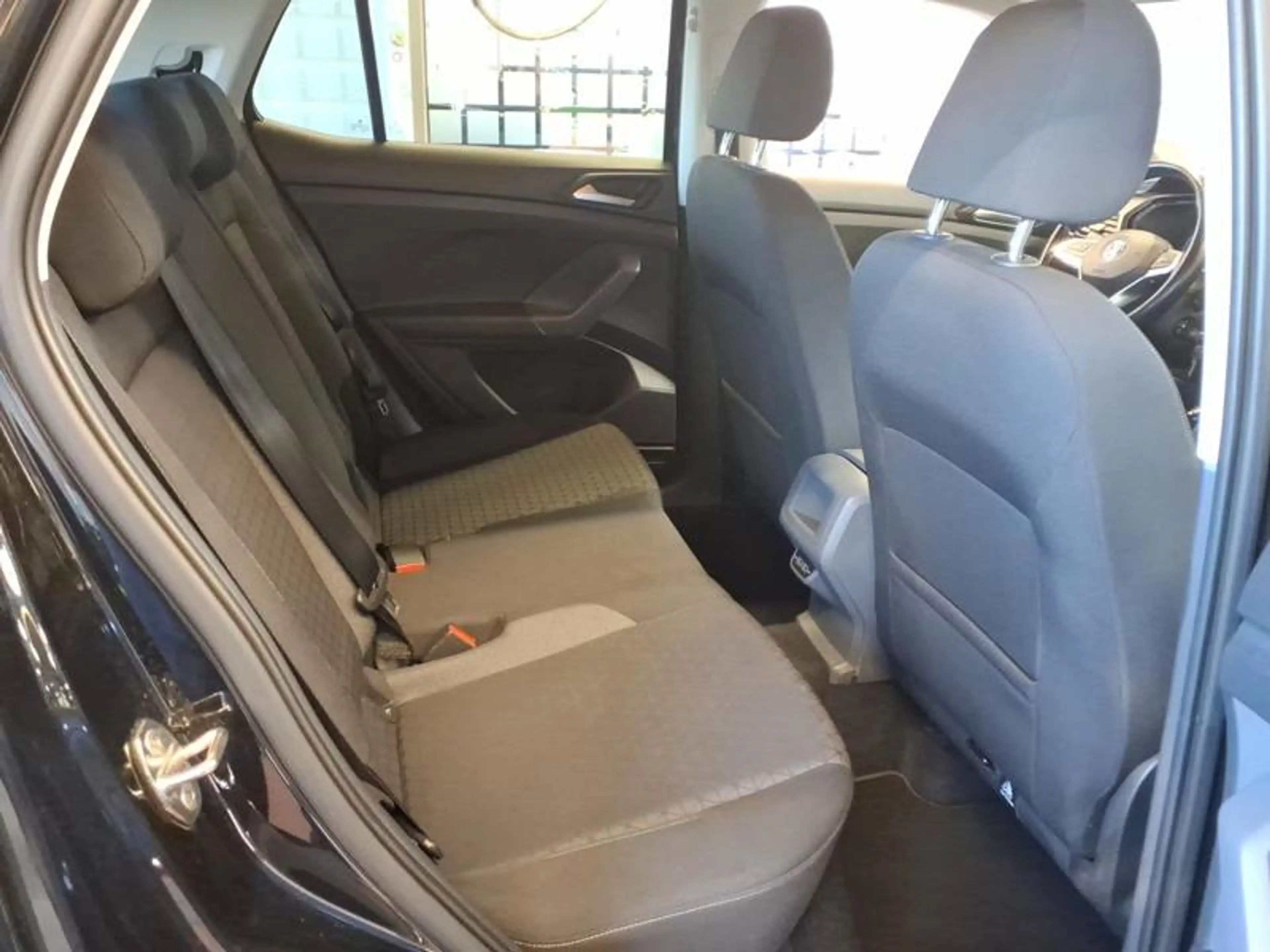 Volkswagen T-Cross 1.0 TSI Life — photo 6