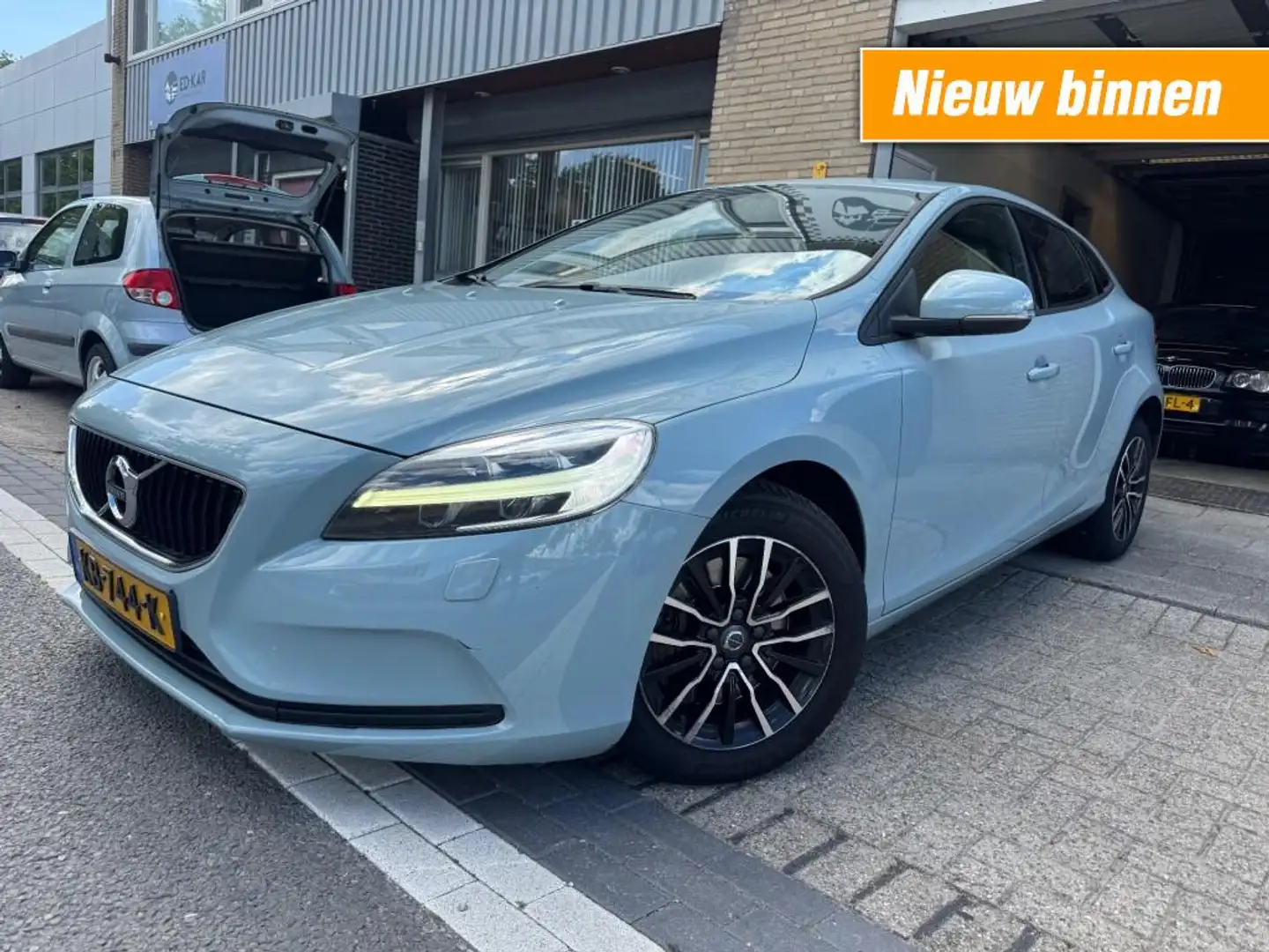 Volvo V40 1.5 T2 Nordic+ NETTE AUTO RIJDT GOED NAP APK 7-202 Albastru - 1