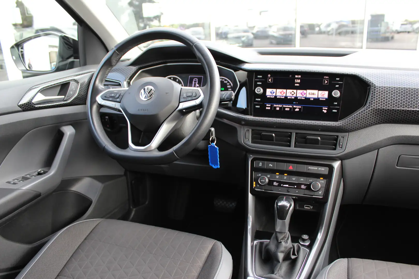 Volkswagen T-Cross 1.0 TSI Style | camera | trekhaak | navi Zwart - 2