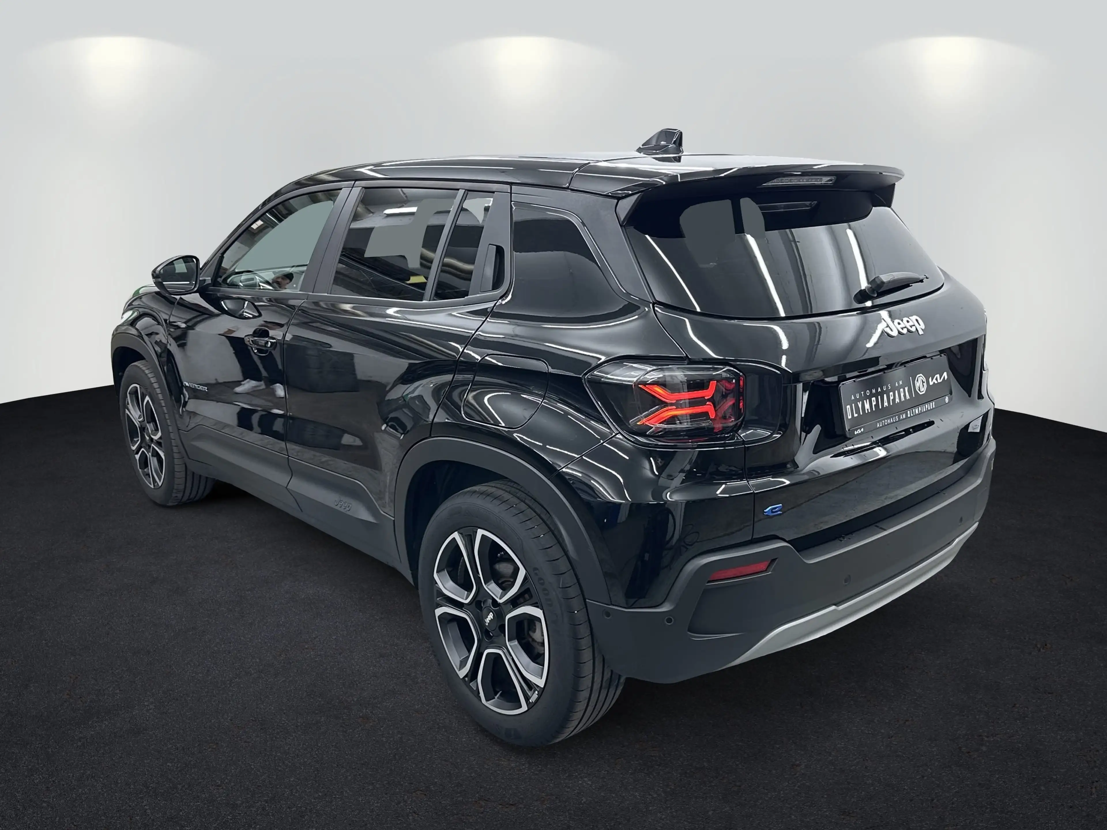 Jeep Avenger Elektro Altitude Electric LED SHZ KlimaA — photo 5