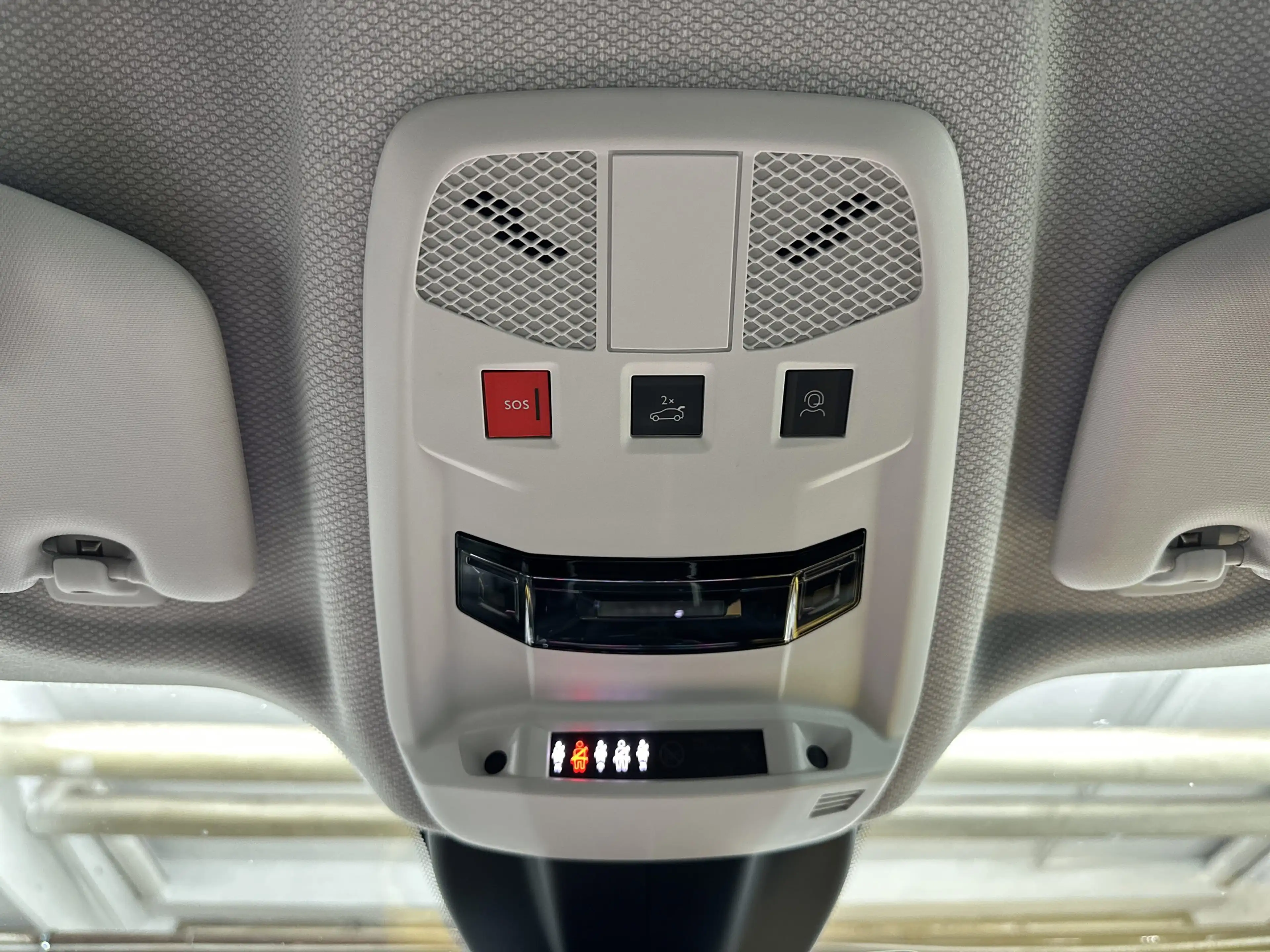 Jeep Avenger Elektro Altitude Electric LED SHZ KlimaA — photo 15