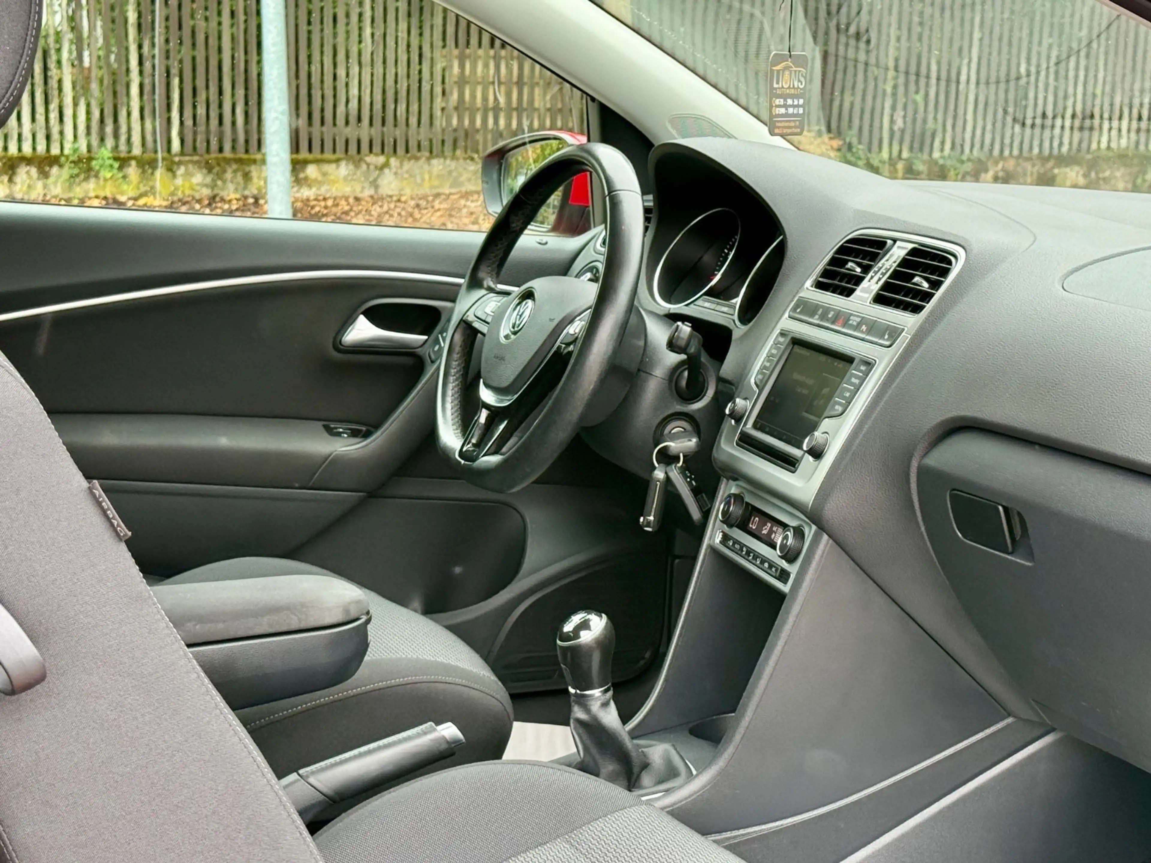 Volkswagen Polo V Highline/R-LINE/Start-Stopp/LED/KLIMA/PDC — photo 32