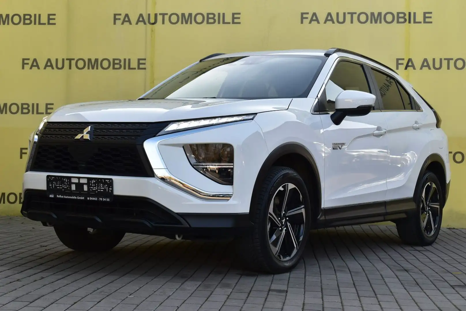 Mitsubishi Eclipse Cross Hybrid 4WD Weiß - 1