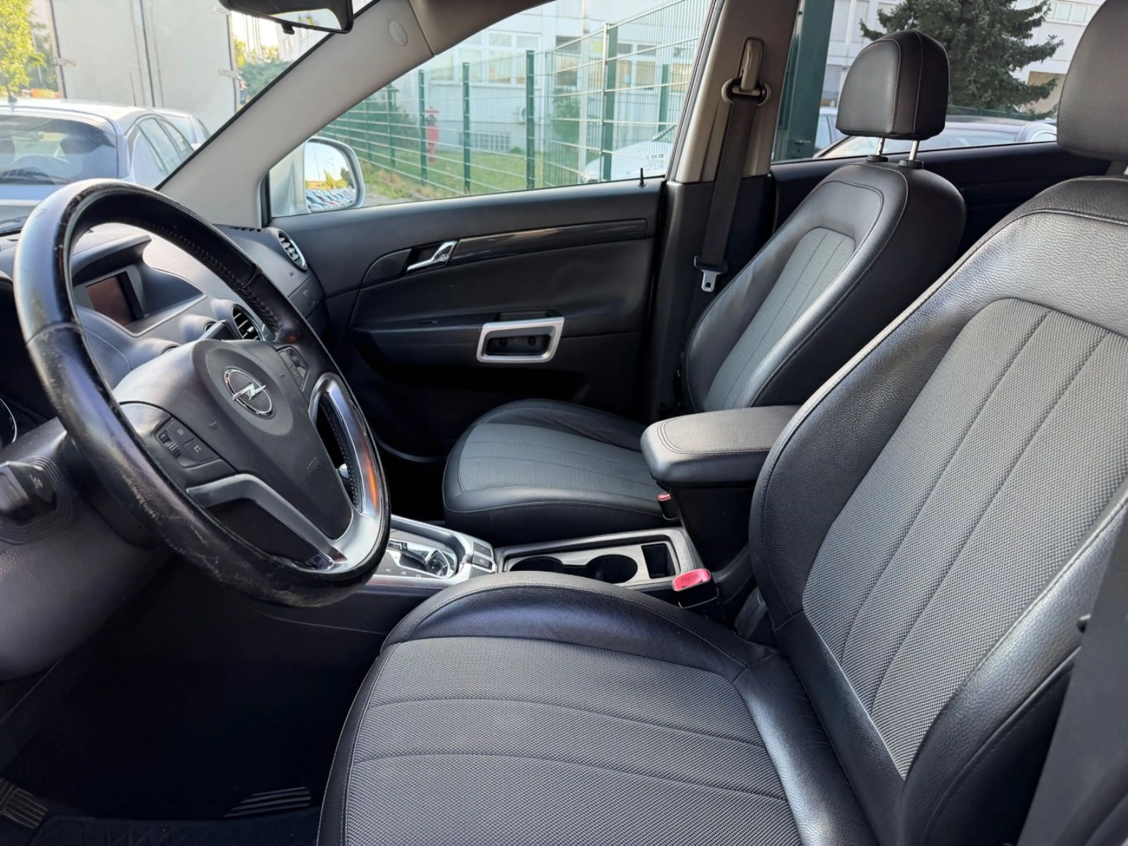 Opel Antara Design Edition 4x4 / 1. Hand — photo 9