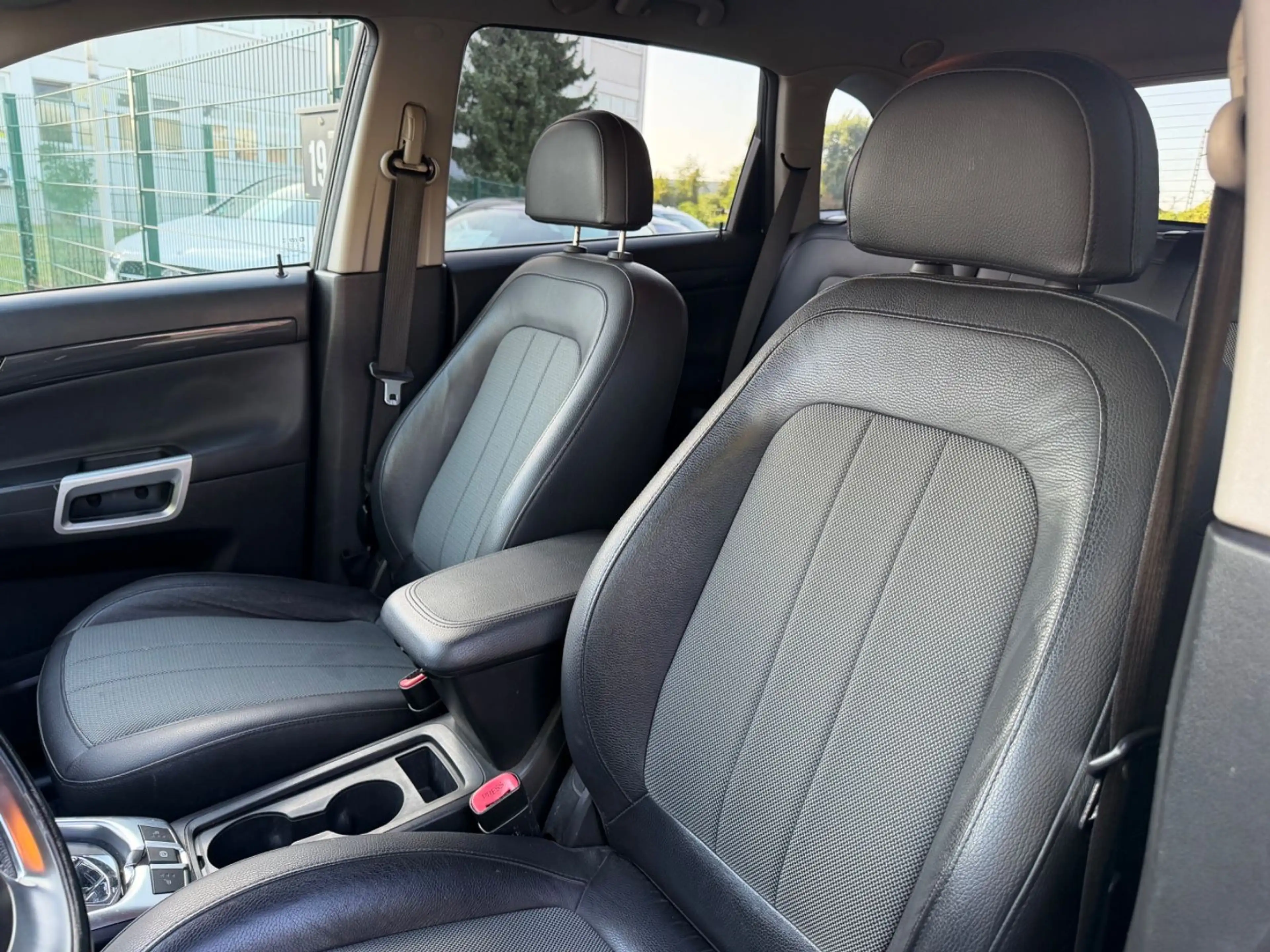 Opel Antara Design Edition 4x4 / 1. Hand — photo 10