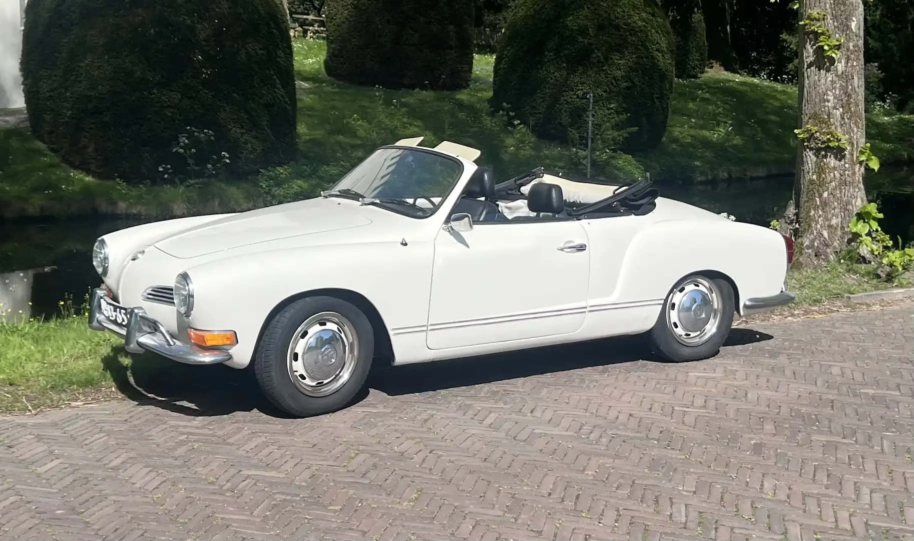Volkswagen Karmann Ghia cabriolet Beige - 1