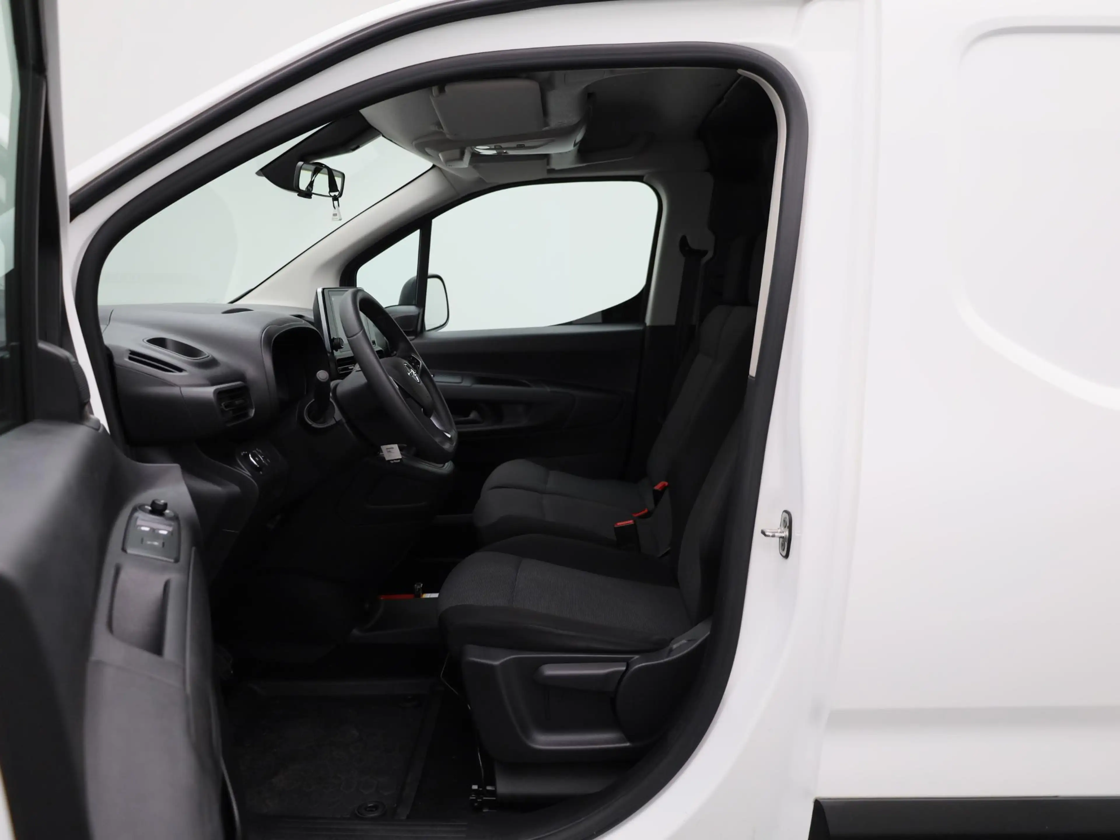 Opel Combo 1.5 Turbo 75kW 2.3T L2H1 HEAVY | PDC A | Bluetooth — photo 8