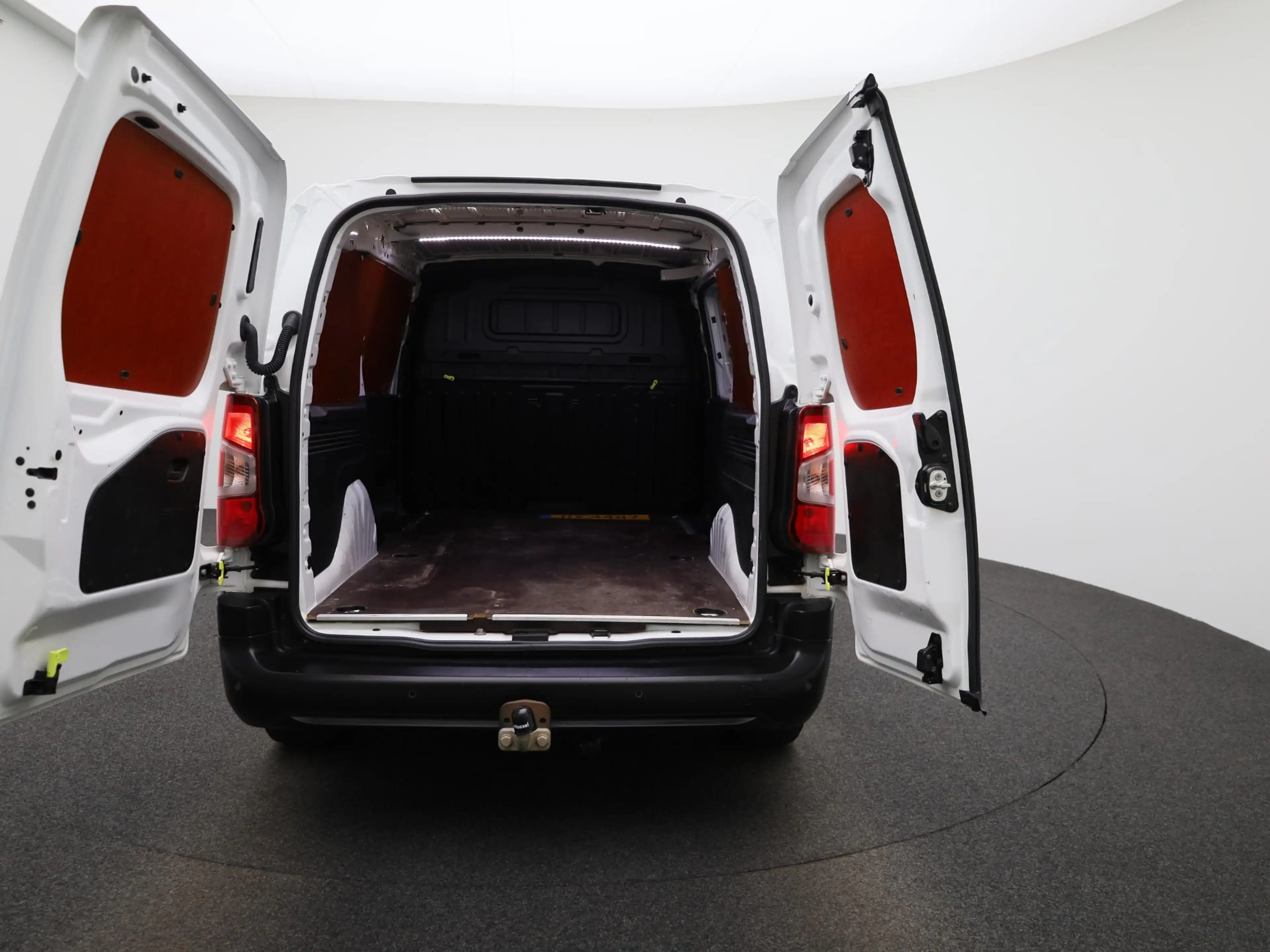 Opel Combo 1.5 Turbo 75kW 2.3T L2H1 HEAVY | PDC A | Bluetooth — photo 12