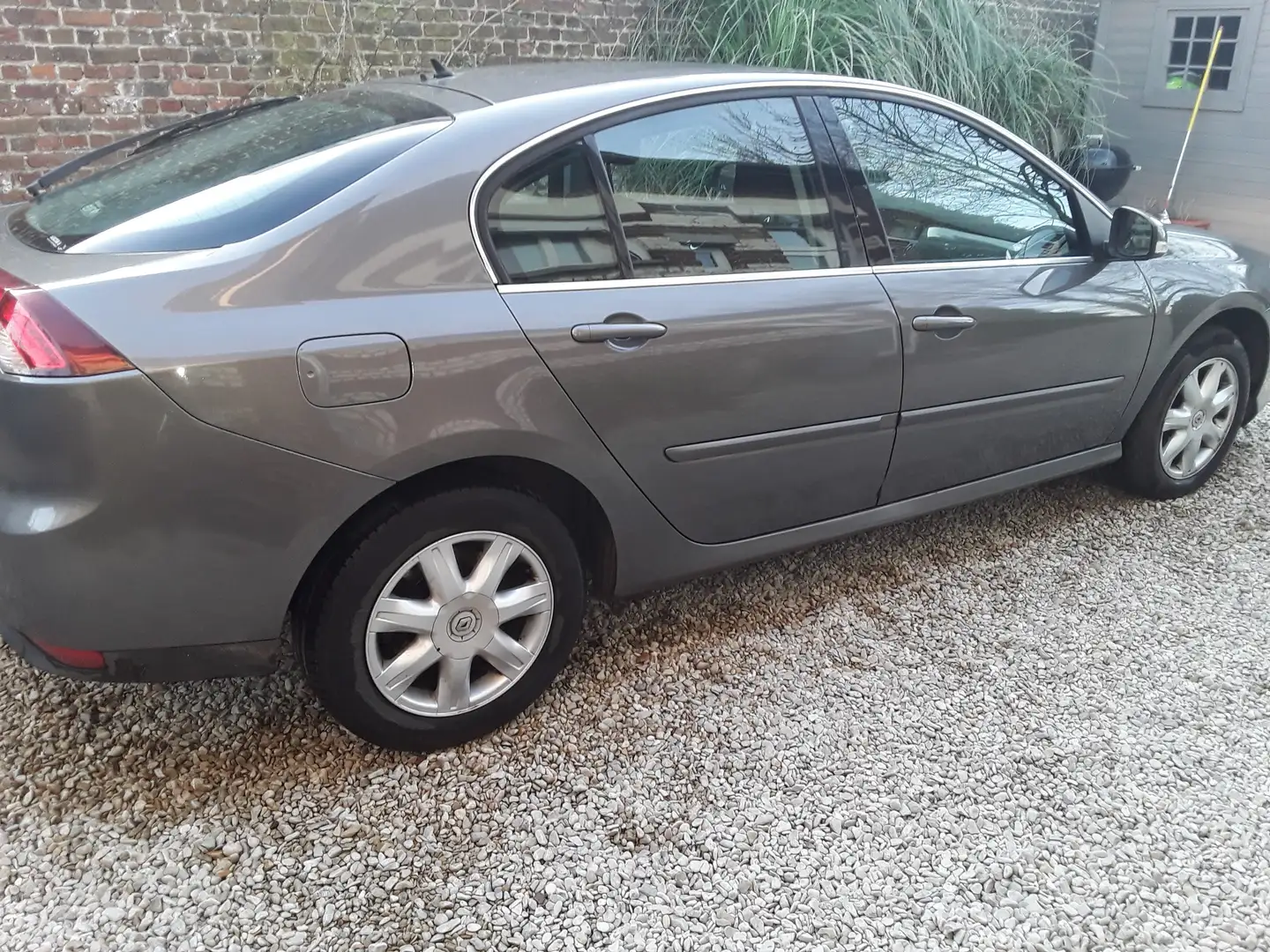 Renault Laguna Laguna III 1.5 dCi 110 eco2 Carminat Grijs - 1
