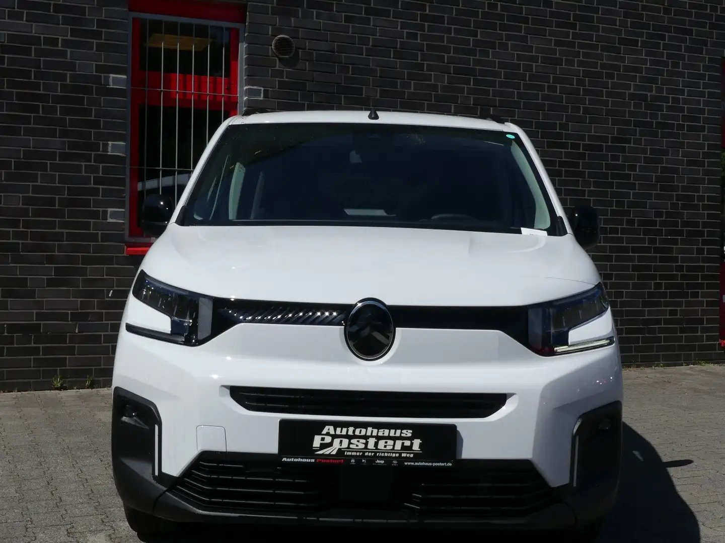 Citroen Berlingo MPVBlueHdi 130 EAT8 Plus M Family Umbau Weiß - 2