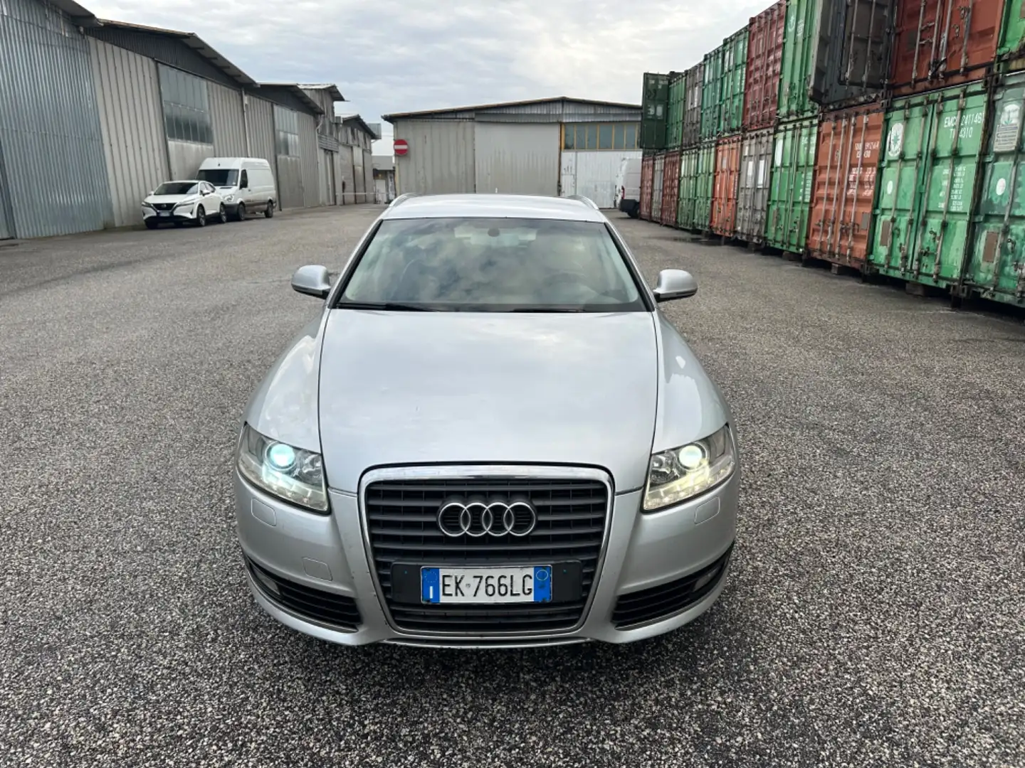 Audi A6 Avant 2.0 TDI 177 CV multitronic Advanced Gris - 2