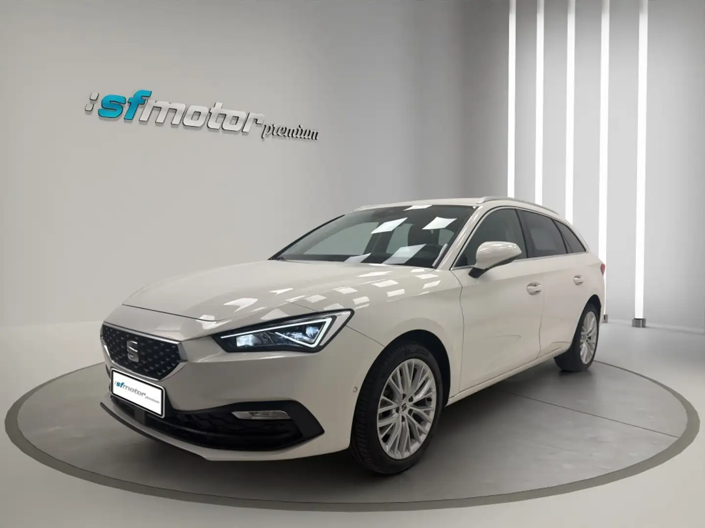 SEAT Leon ST 1.5 eTSI S&S Xcellence DSG-7 150 Blanco - 1