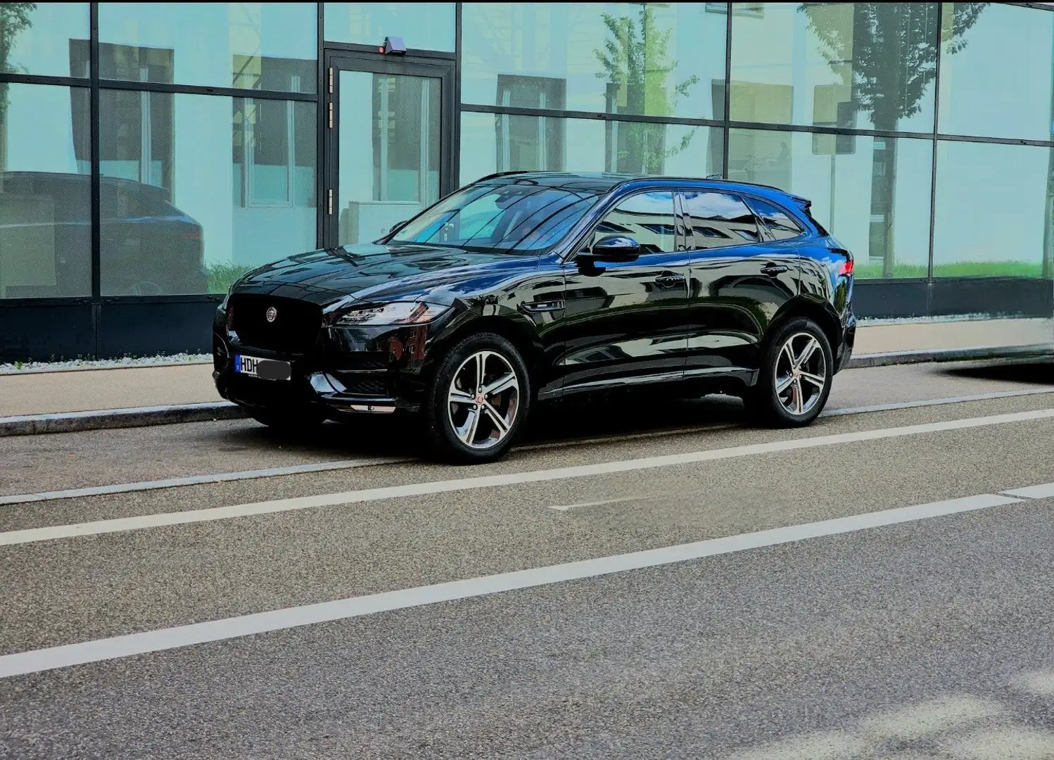 Jaguar F-Pace F-Pace 35t AWD R-Sport BLACK DESIGN Schwarz - 1