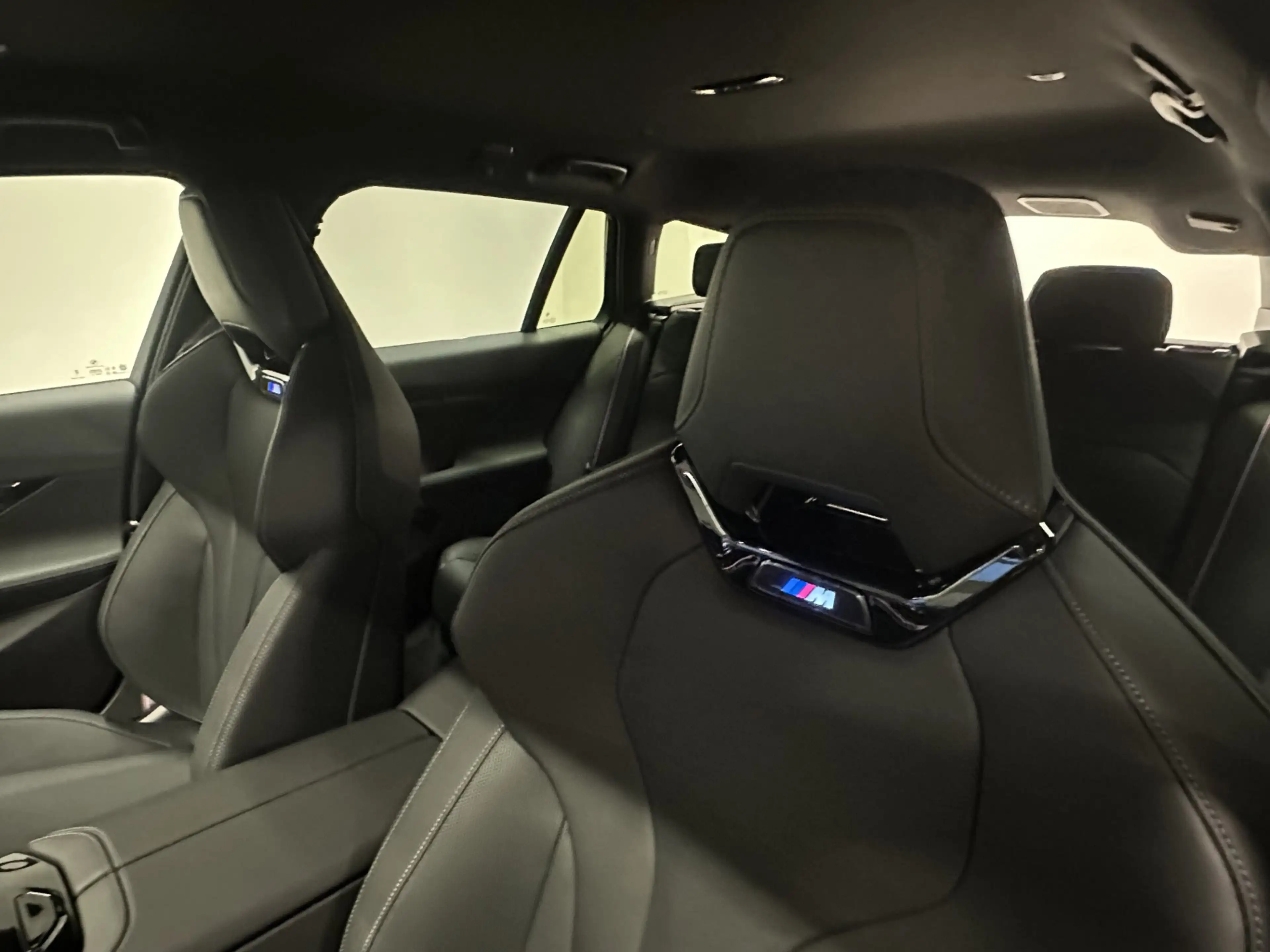 BMW 550 e xDrive — photo 9