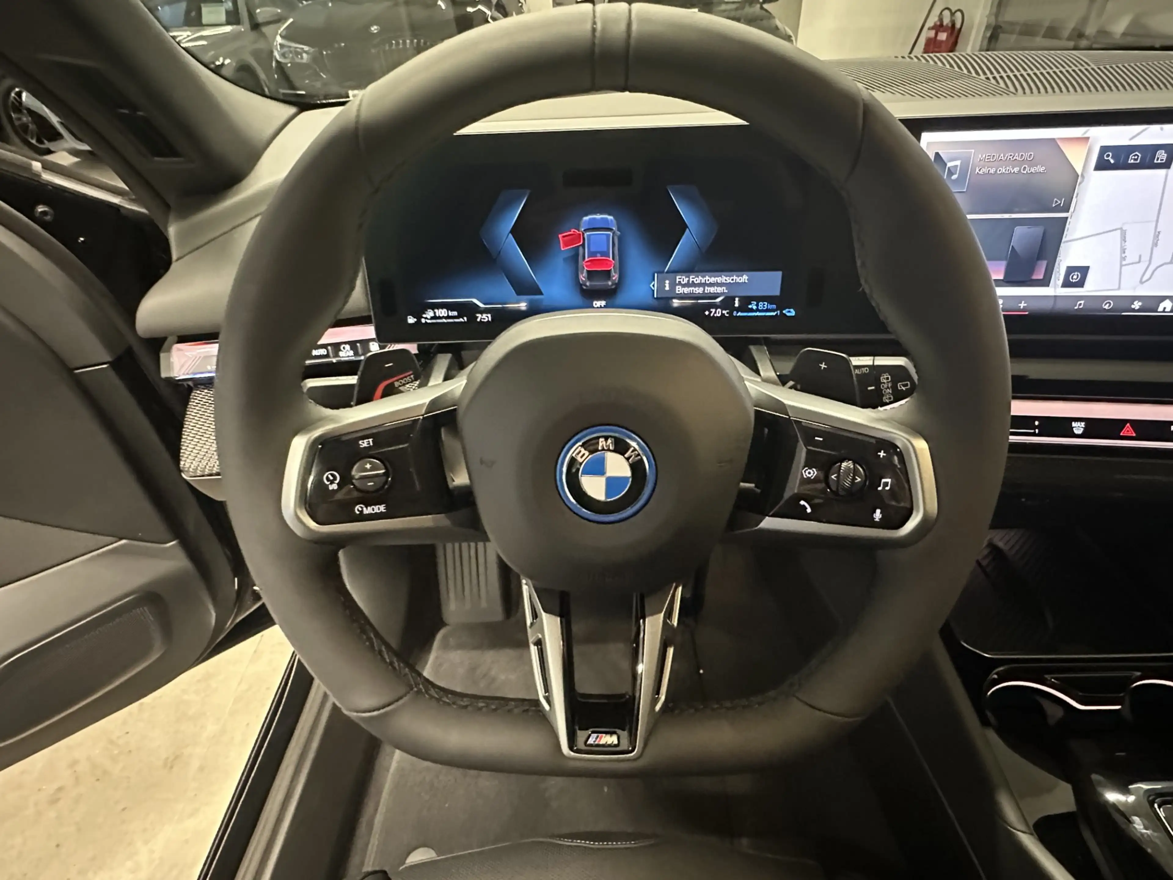 BMW 550 e xDrive — photo 14