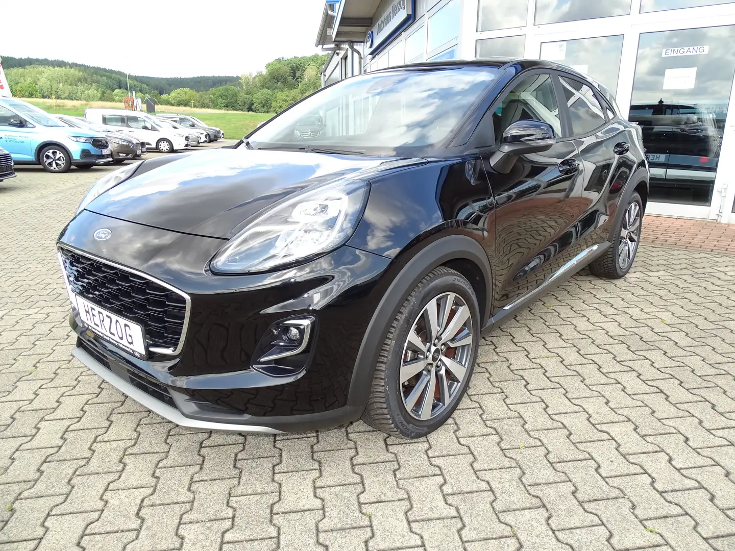 Ford Puma Titanium X Schwarz - 1