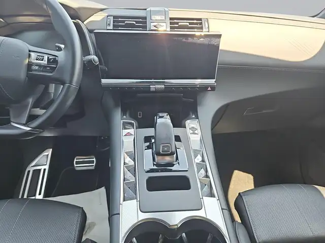 DS Automobiles DS 7 Crossback view 14
