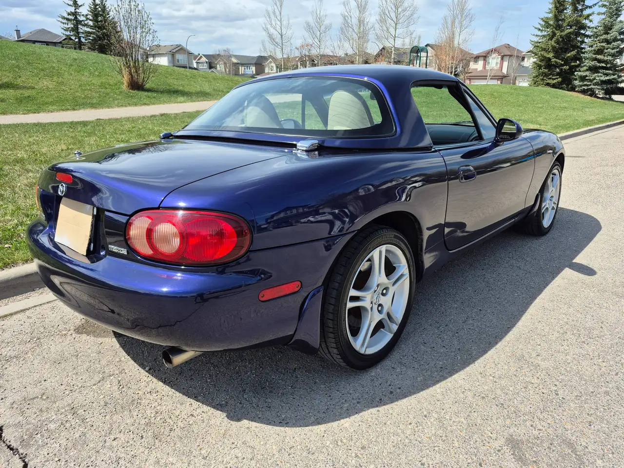 Mazda MX-5 Miata снимка Mazda MX-5 Miata