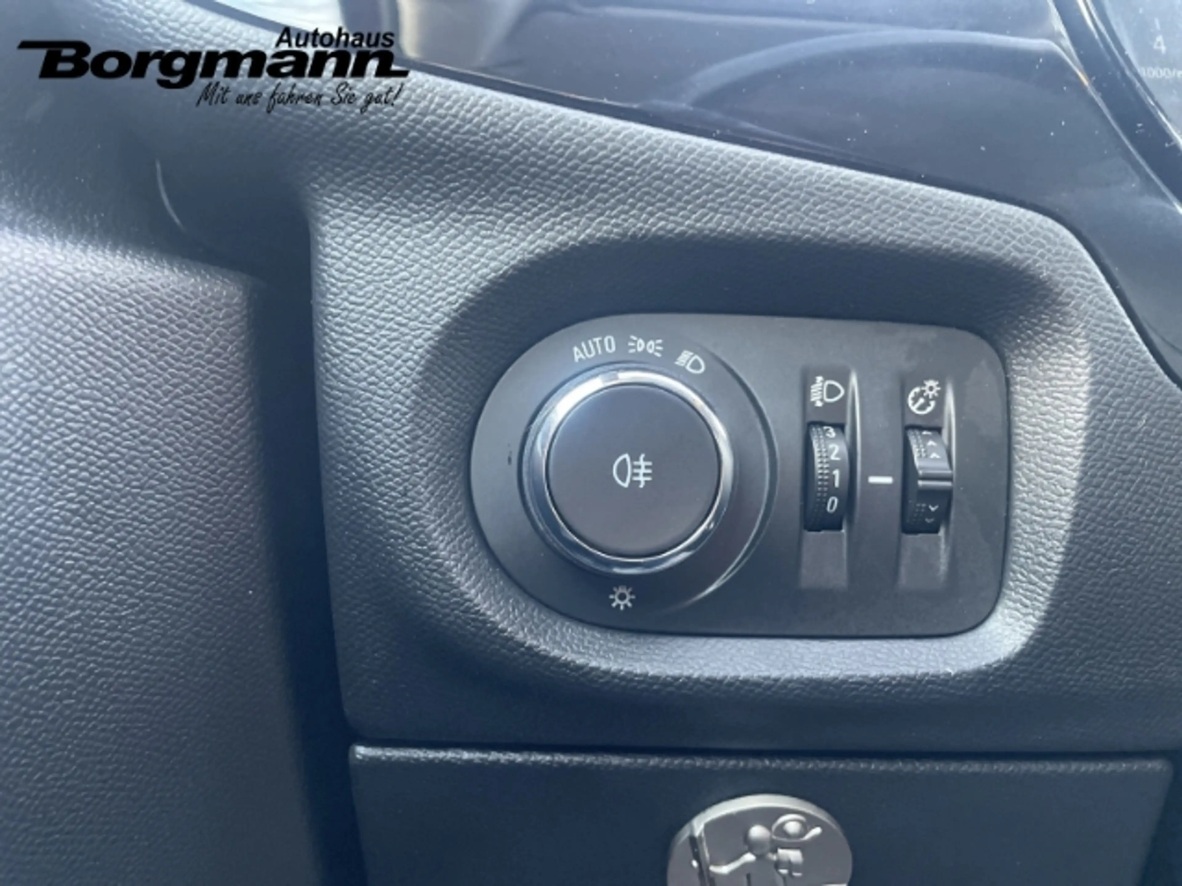 Opel Corsa Edition 1.2 Turbo Apple CarPlay - Rückfahrkamera - — photo 12