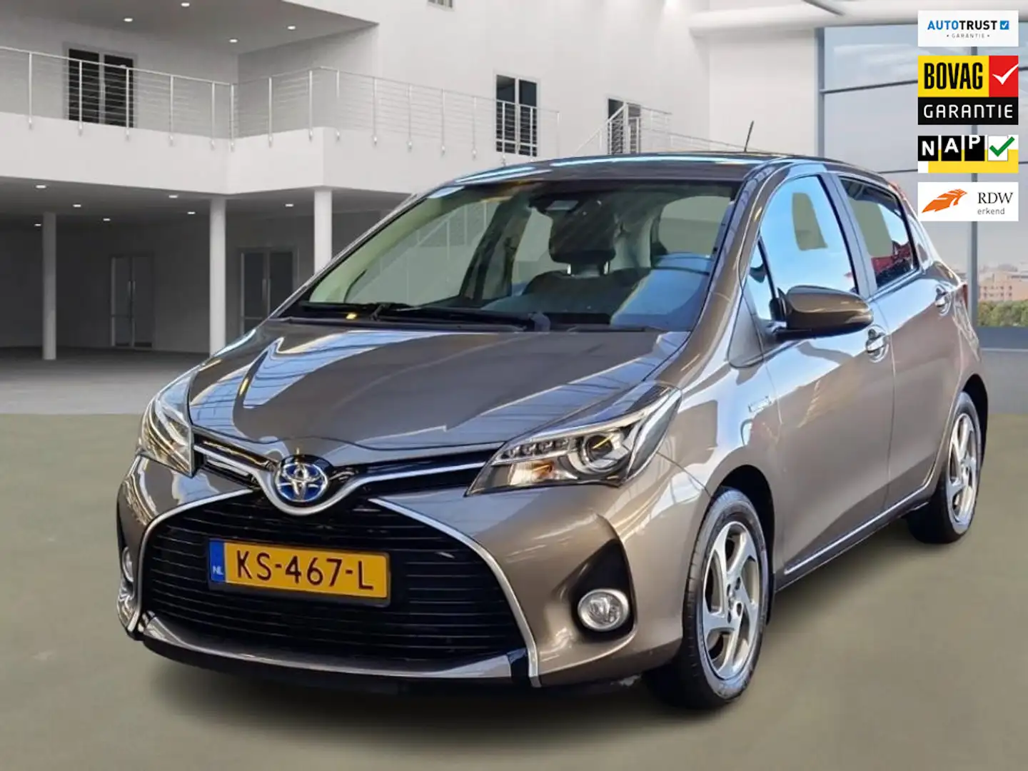 Toyota Yaris 1.5 Hybrid Automaat 1e Eig. 51.685 km +NAP NL-auto Gris - 1