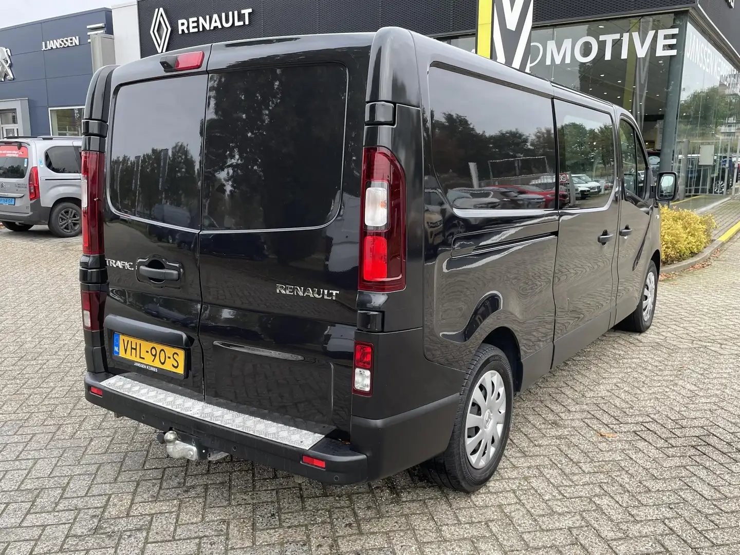 Renault Trafic 2.0 dCi 120 PK | Dubbele Cabine | Navi | Clima | L Zwart - 2