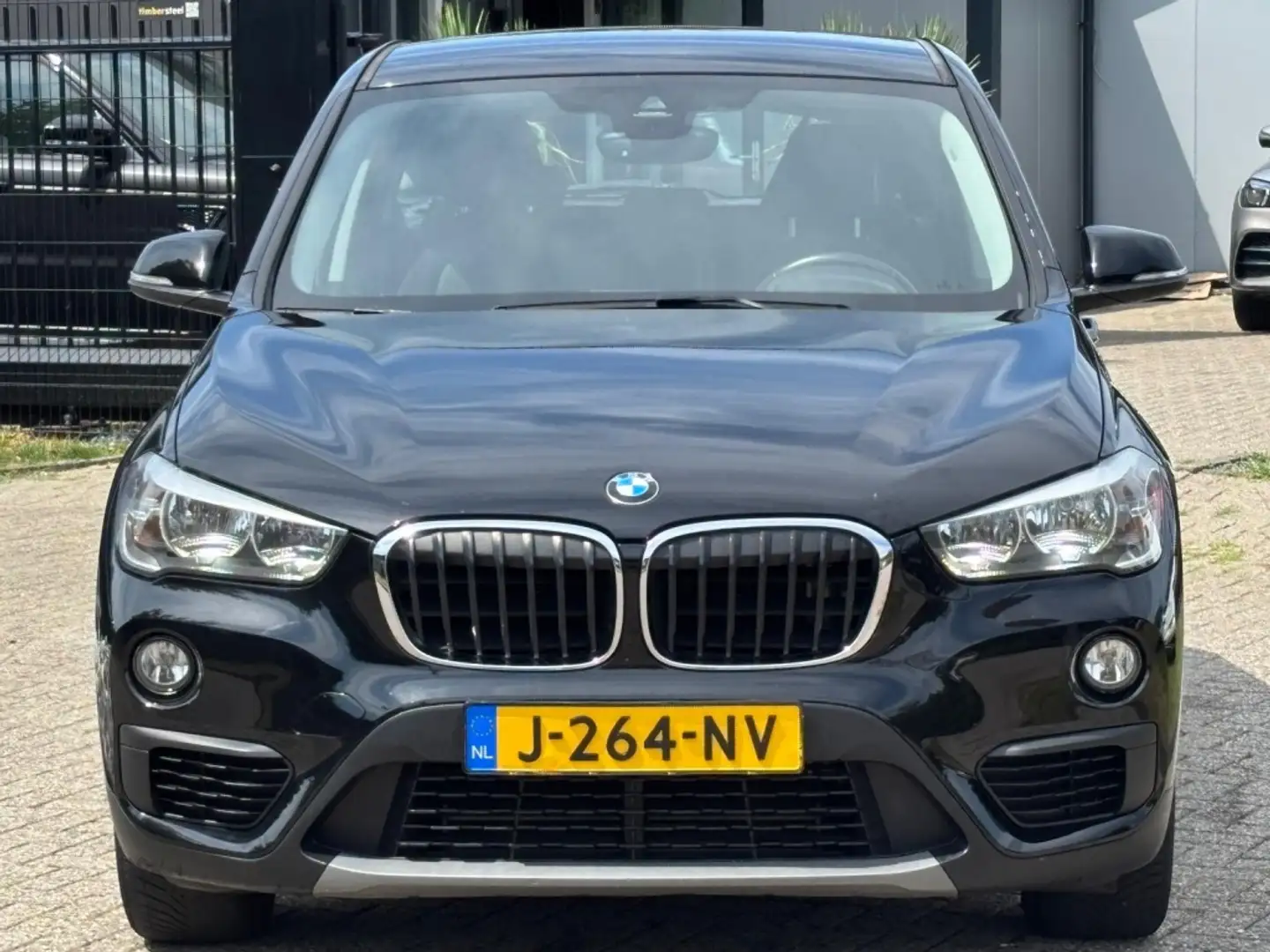 BMW X1 1.8I Benzine 2017 Zwart Automaat Nieuw Model Zwart - 2
