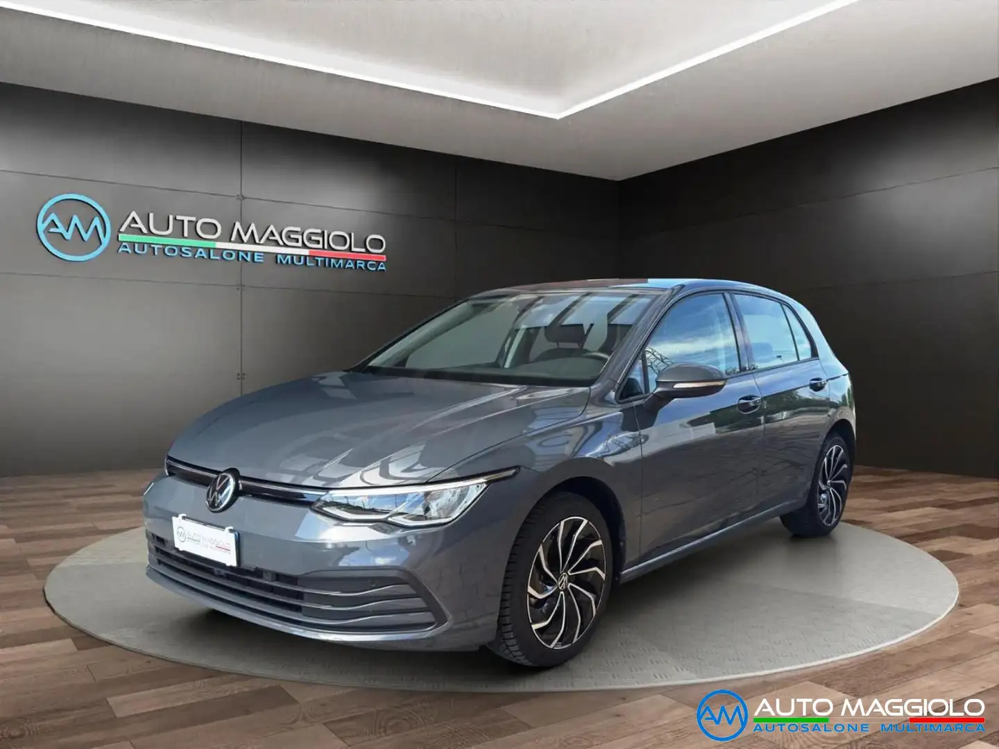 Volkswagen Golf 1.5 eTSI 130 CV DSG Life NEO PATENTATI Grau - 1