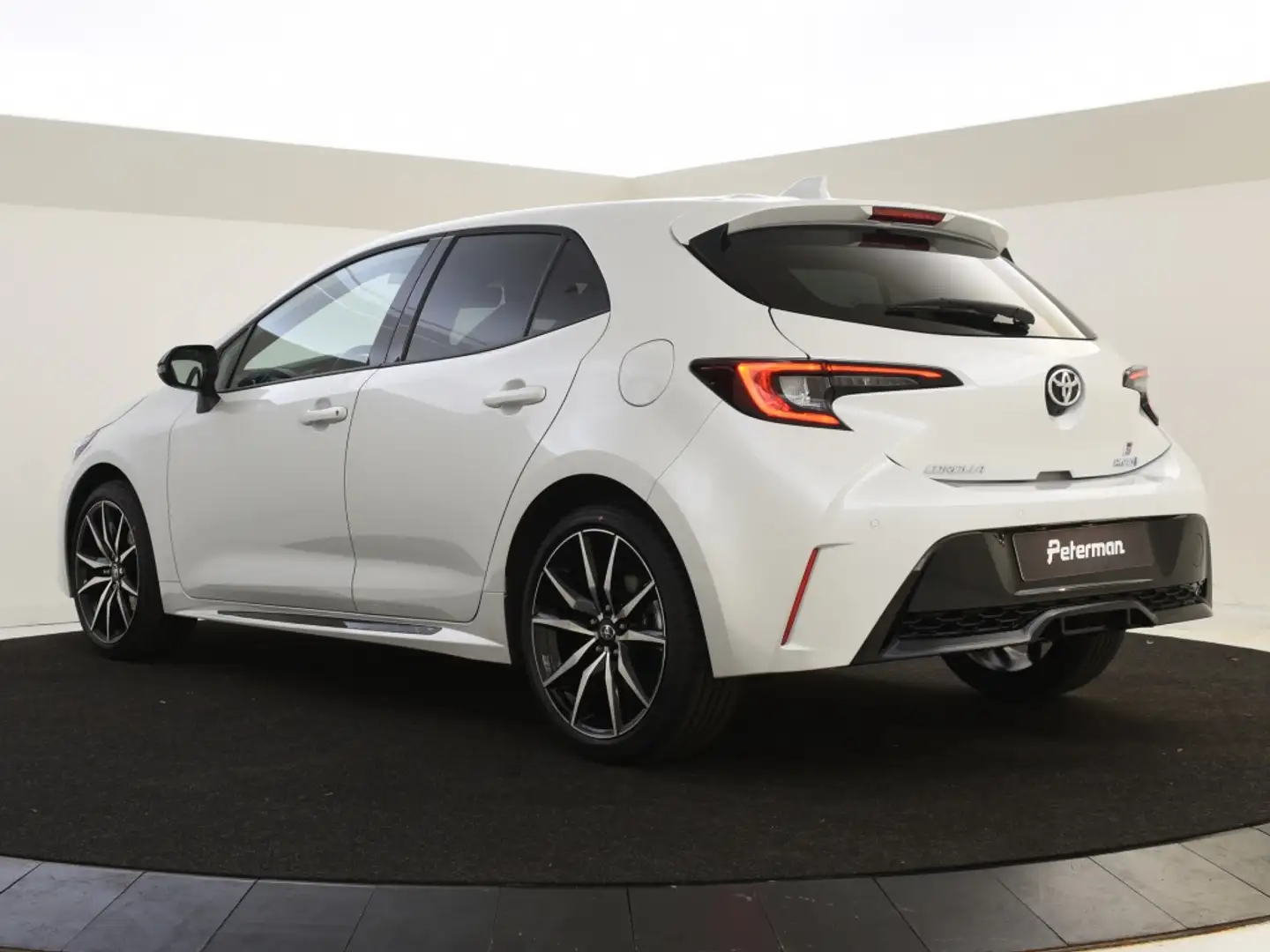 Toyota Corolla 1.8 Hybrid GR Sport | Modeljaar 2023 | Direct leve Wit - 2