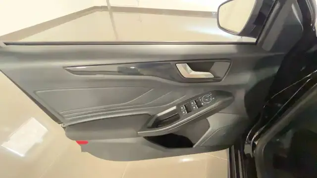Ford Focus view 8