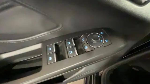 Ford Focus view 9