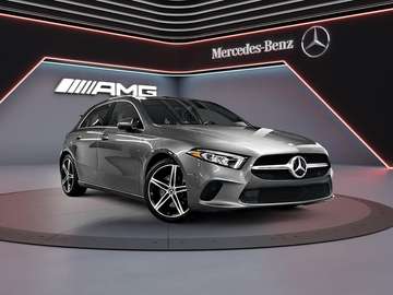 250 4MATIC HATCH - Ensemble Premium | Volant Chauffant | Aide au Stationnement