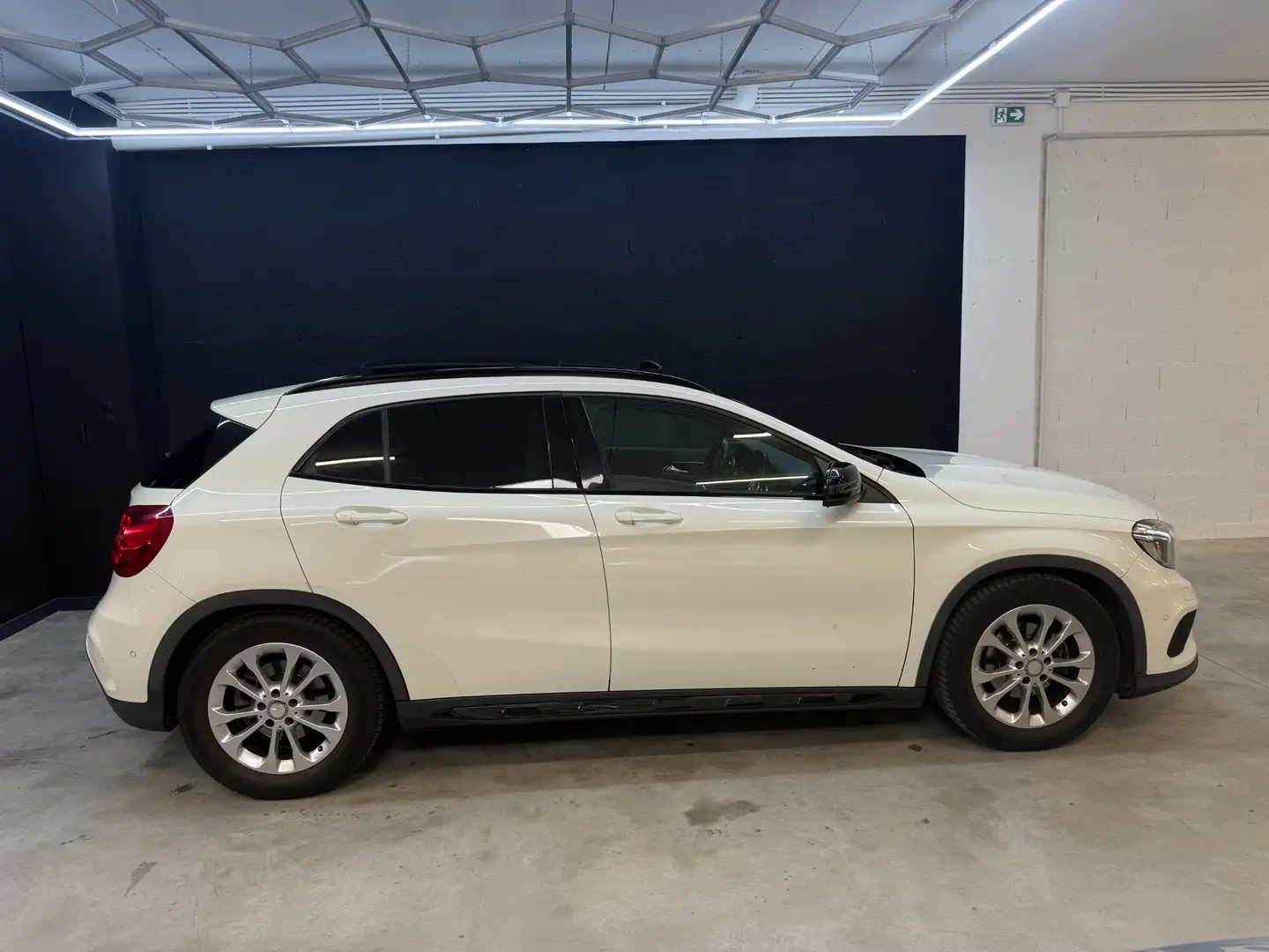 Mercedes-Benz GLA200 CDI FASCINATION 7G-DCT TOIT PANO / CUIR ELE - 2