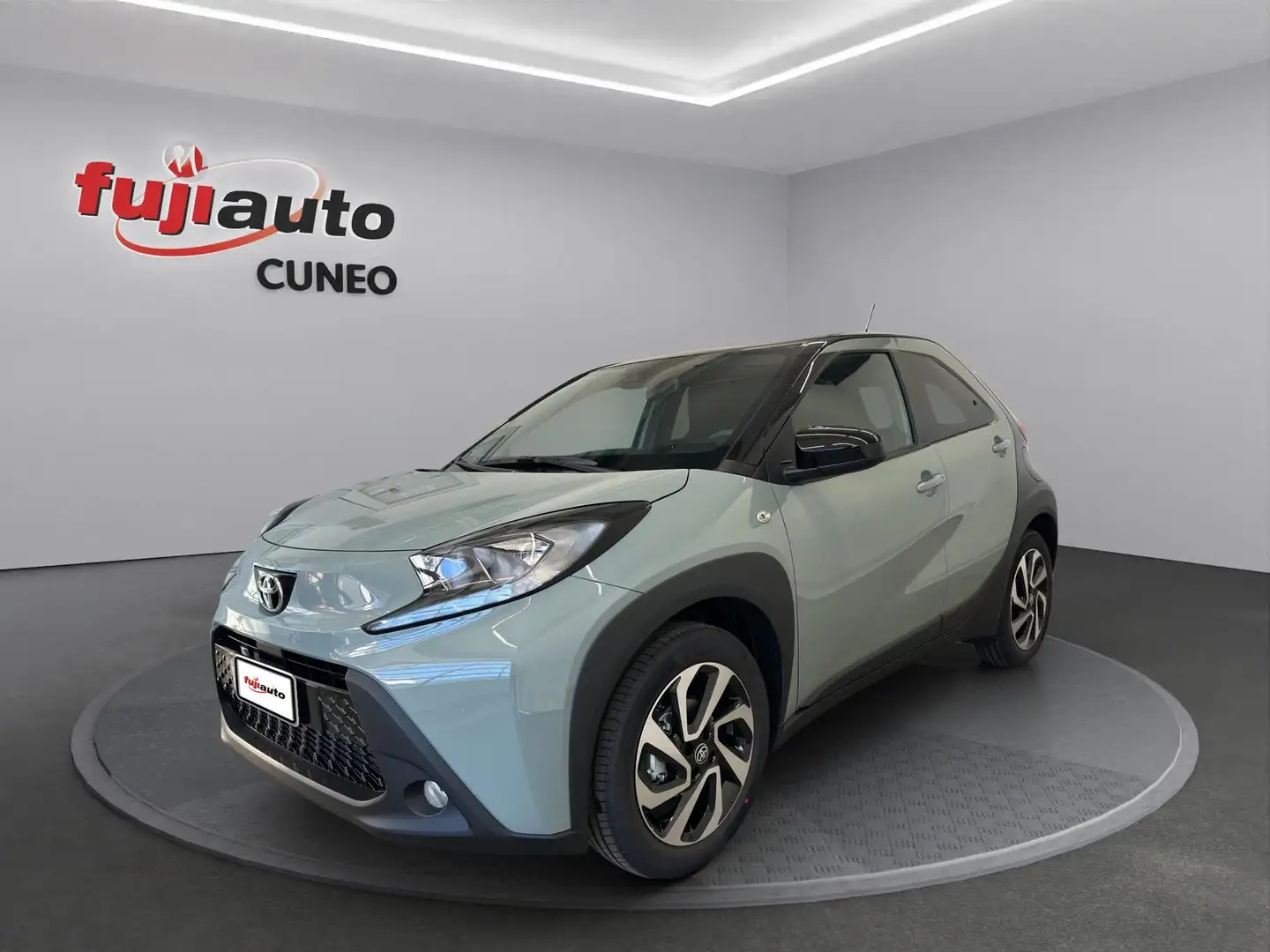 Toyota Aygo X Aygo X 1.0 VVTI 72CV MT Benzina Trend Gris - 1