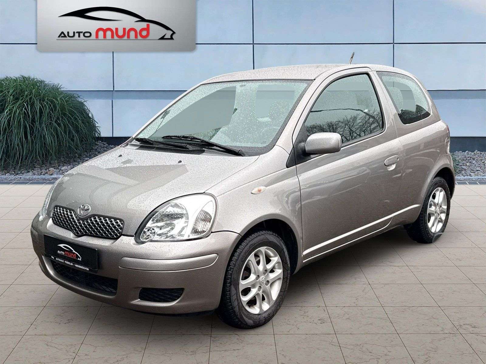 Second hand Toyota Yaris 1.0