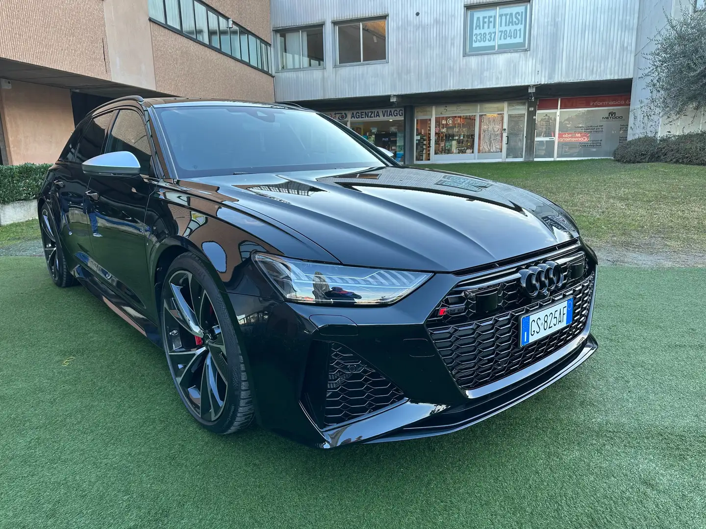 Audi RS6 Avant 4.0 Mhev quattro TIP 600CV 16000KM IVA ESP. Nero - 2