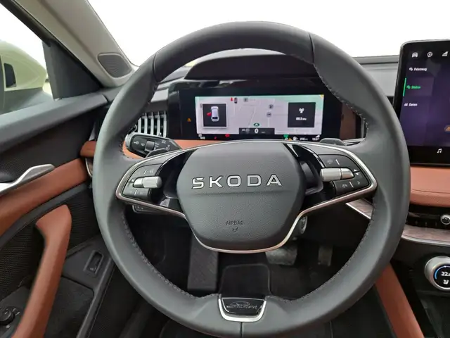 Skoda Superb view 13