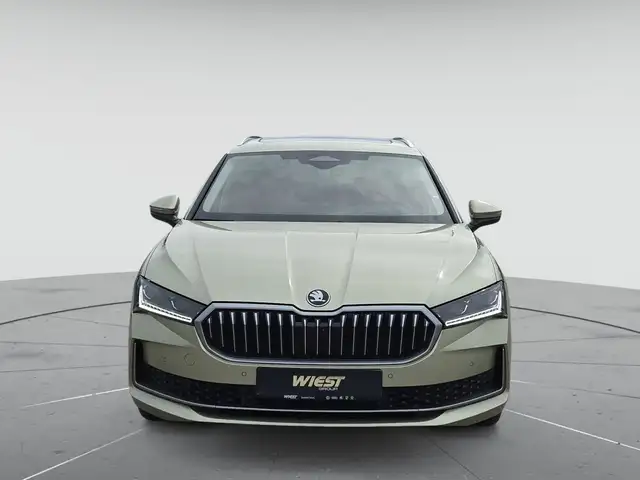 Skoda Superb view 2