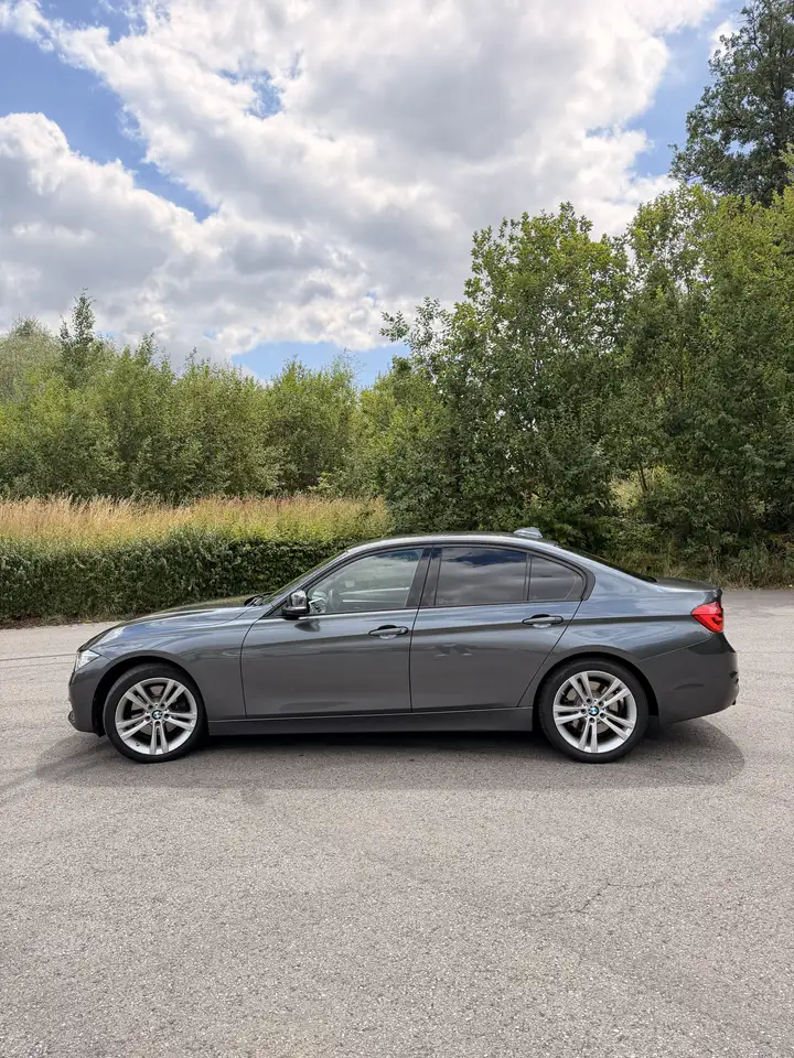 BMW 330