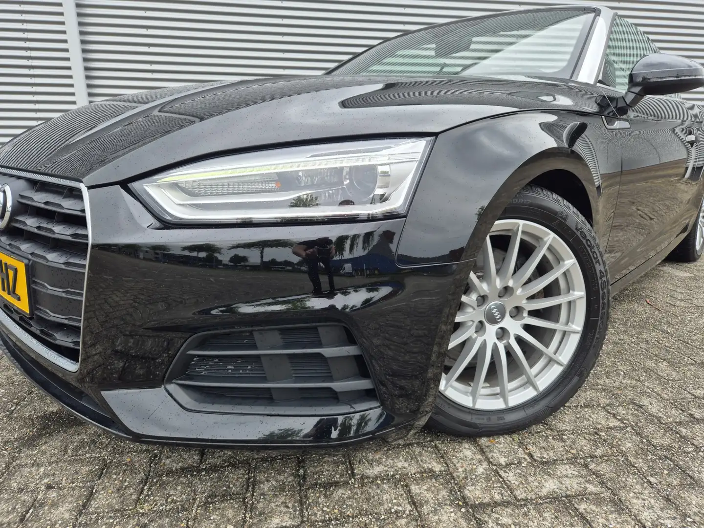 Audi A5 Cabriolet 2.0 TFSI MHEV Pro Line Automaat, airco,n Zwart - 2